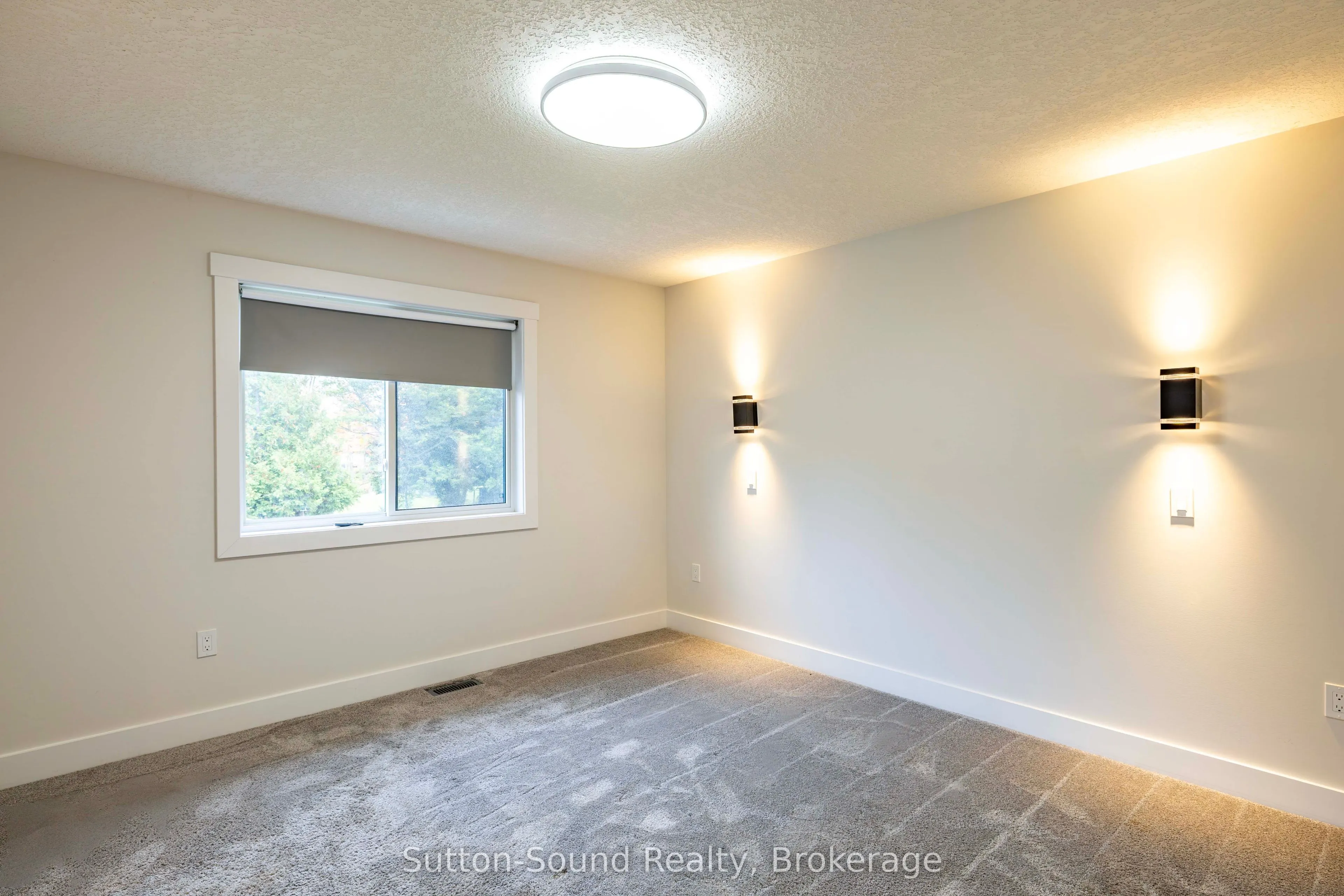 562 24th Street W