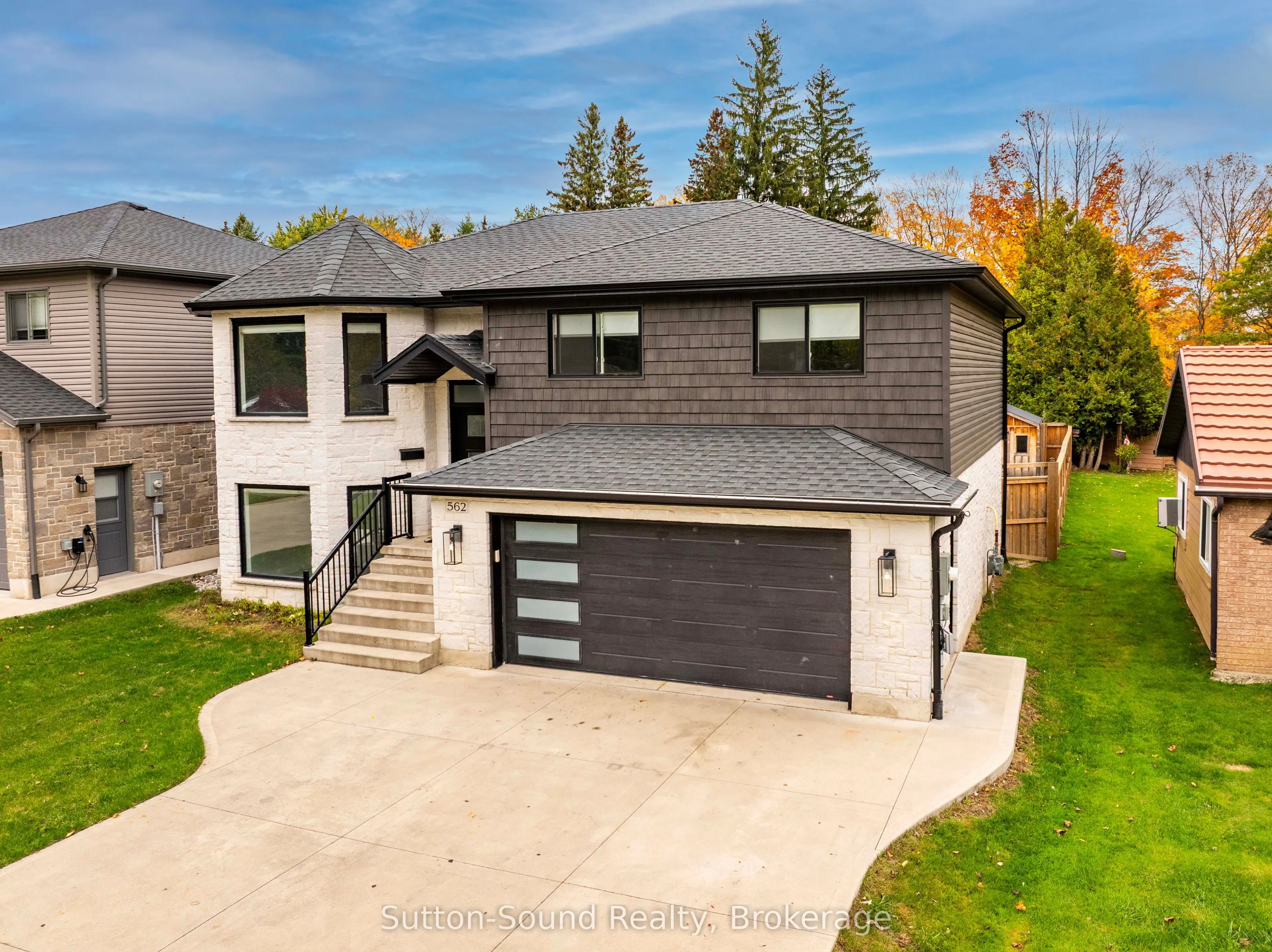 562 24th Street W