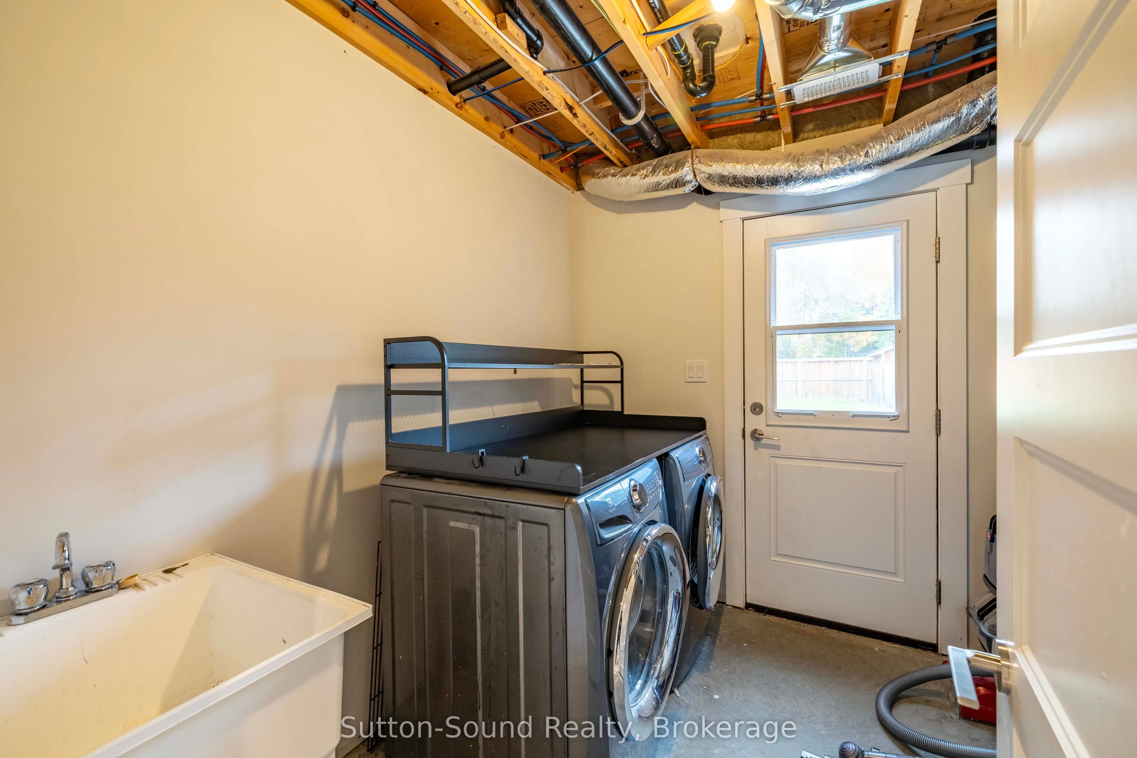562 24th Street W
