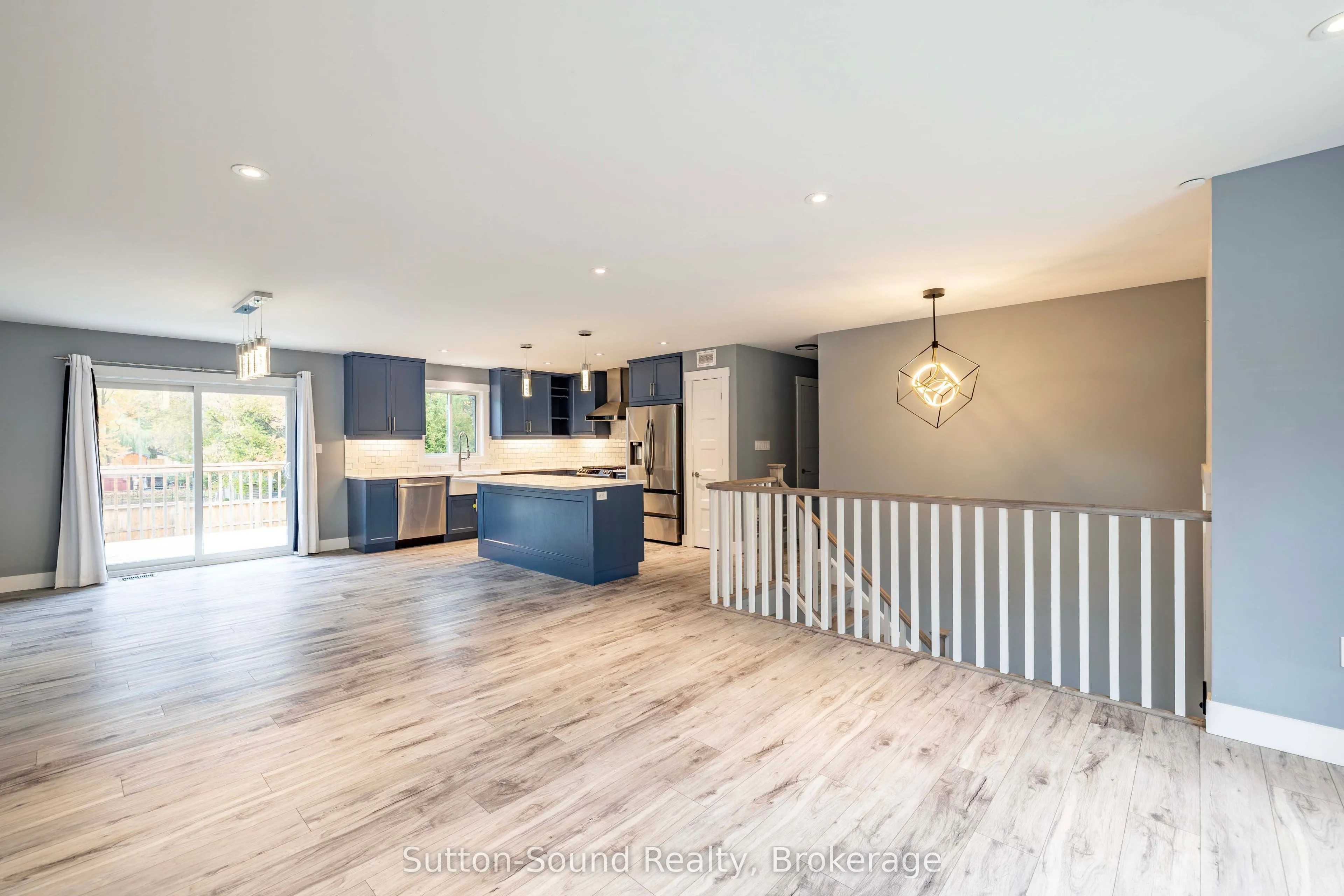 562 24th Street W