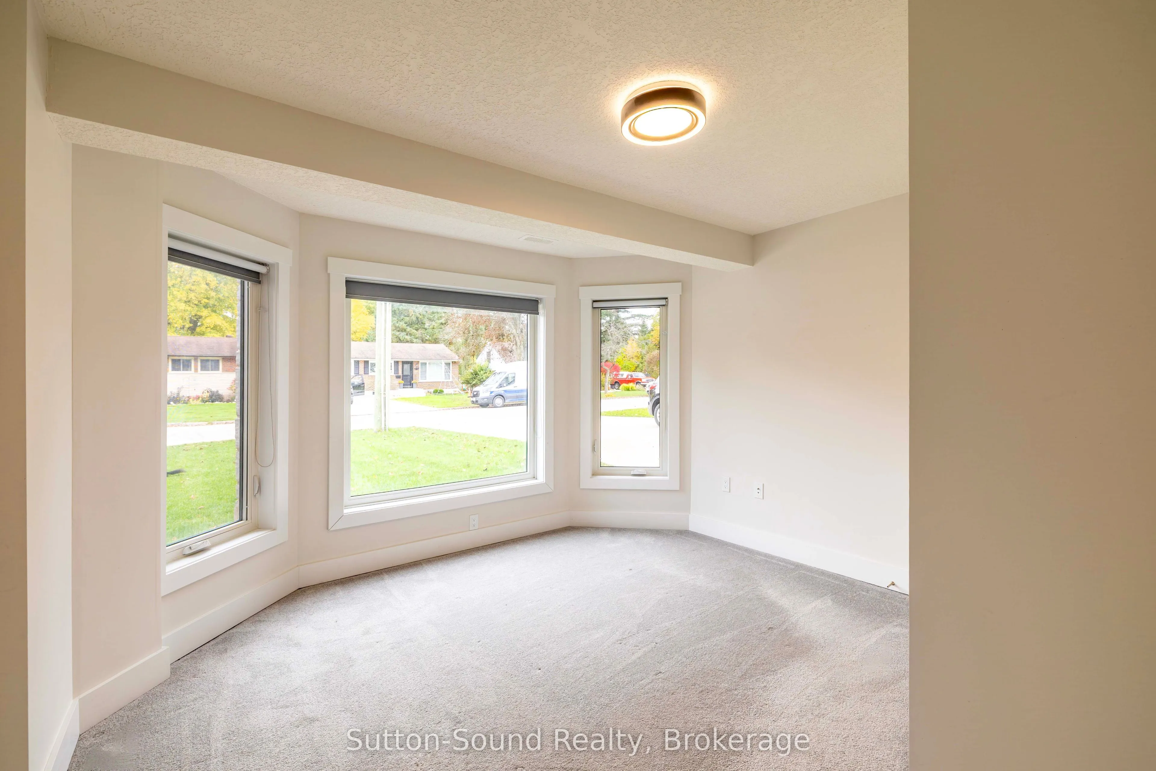 562 24th Street W