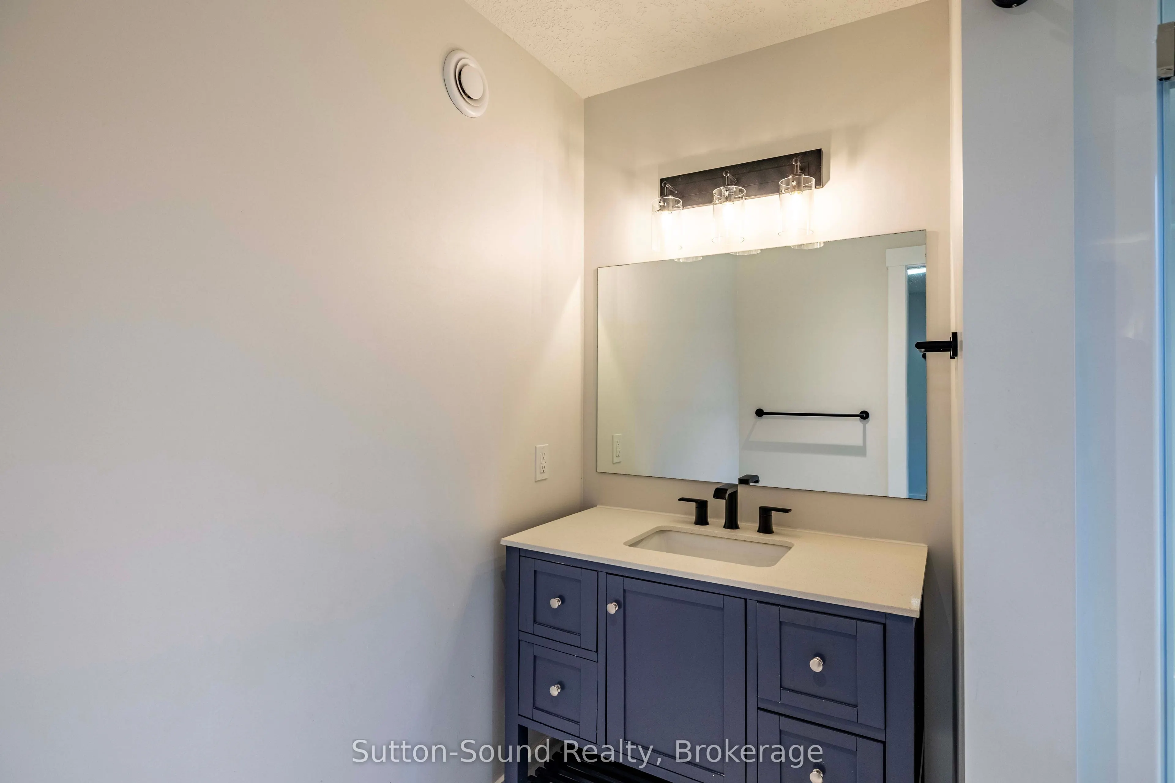 562 24th Street W