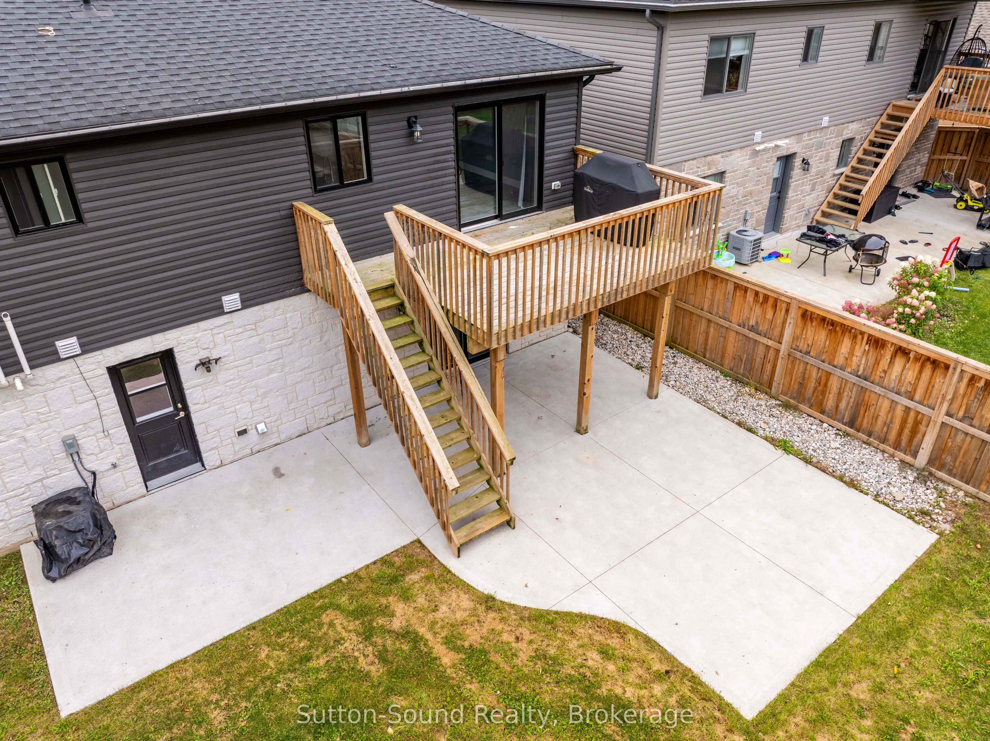 562 24th Street W