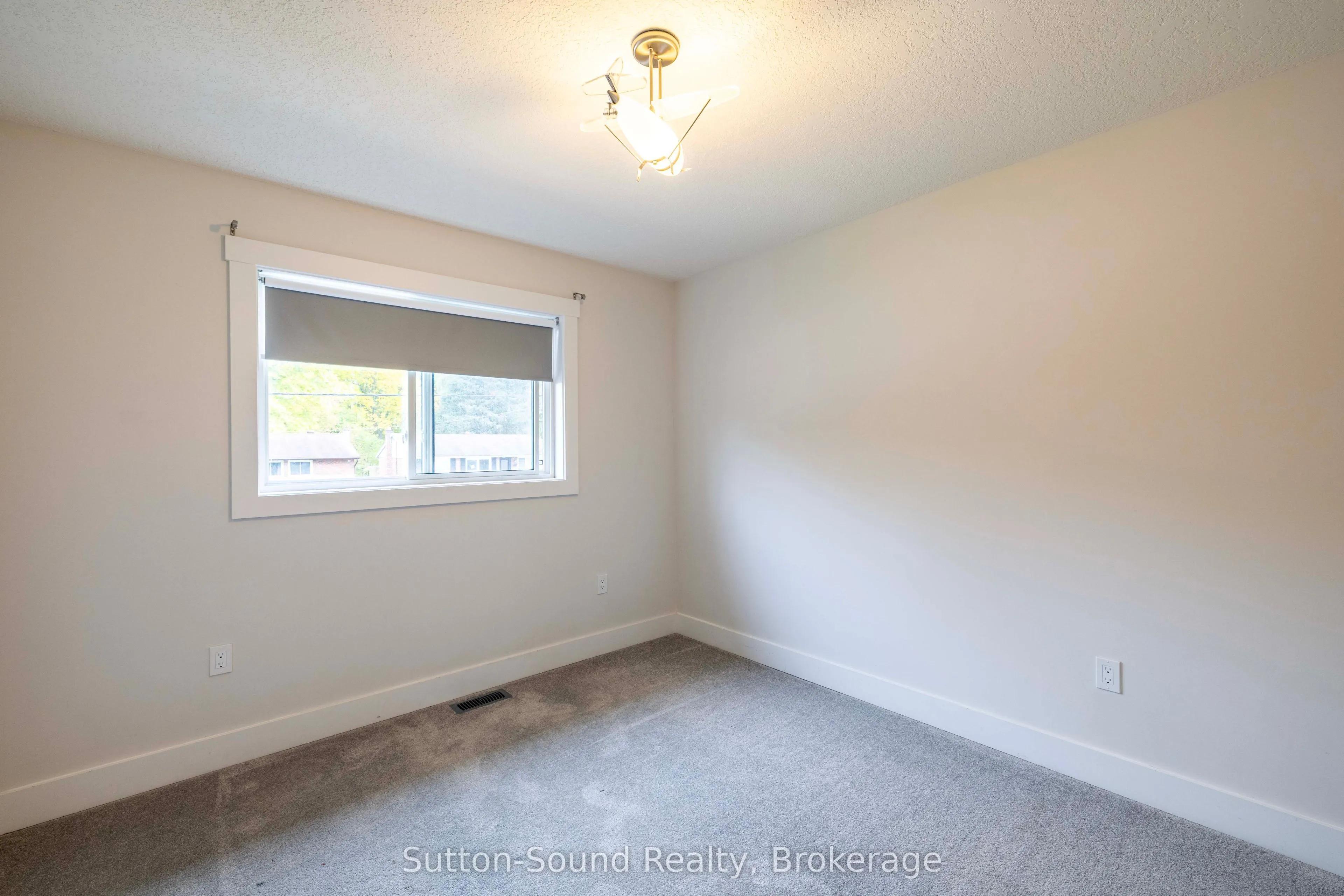 562 24th Street W