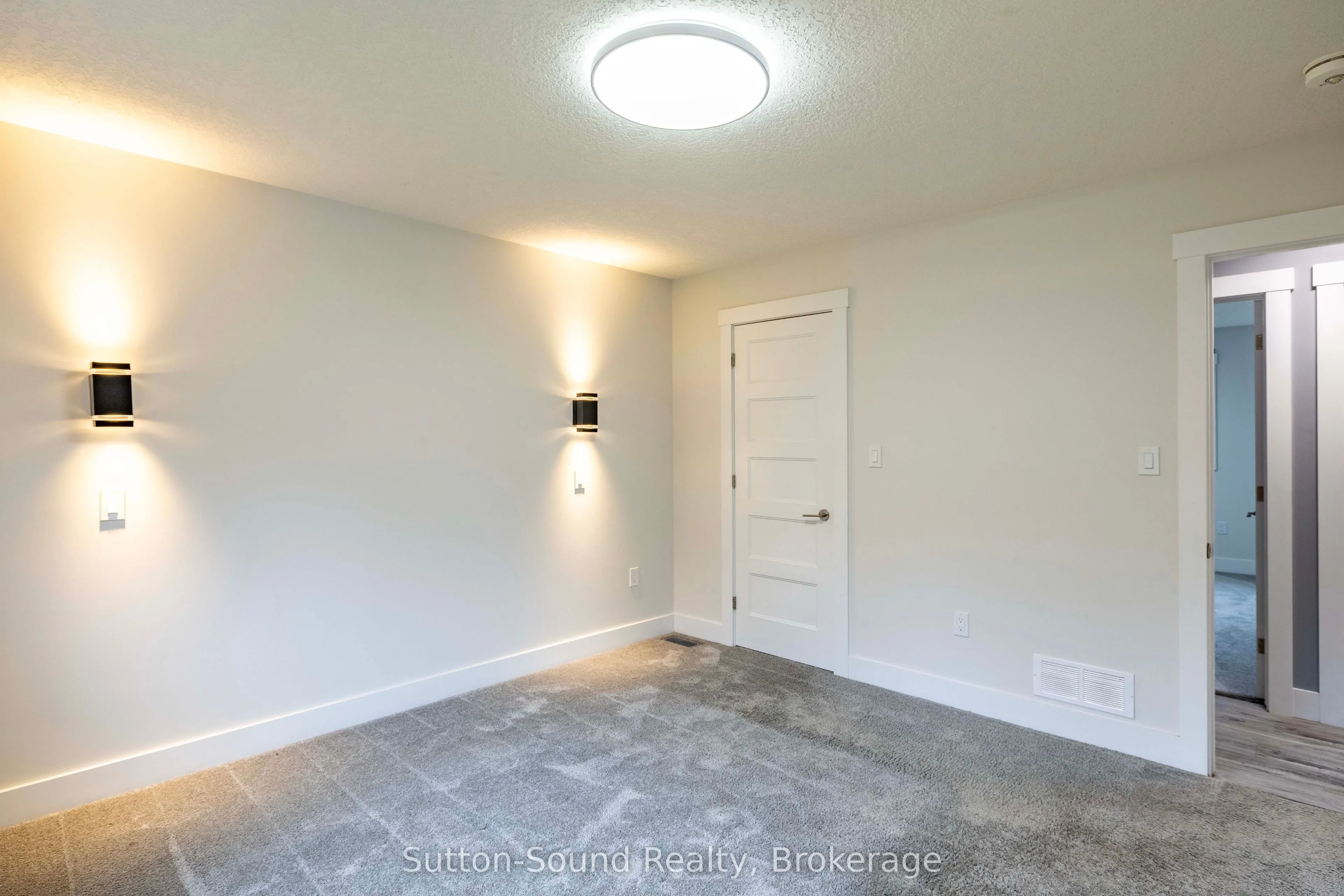 562 24th Street W