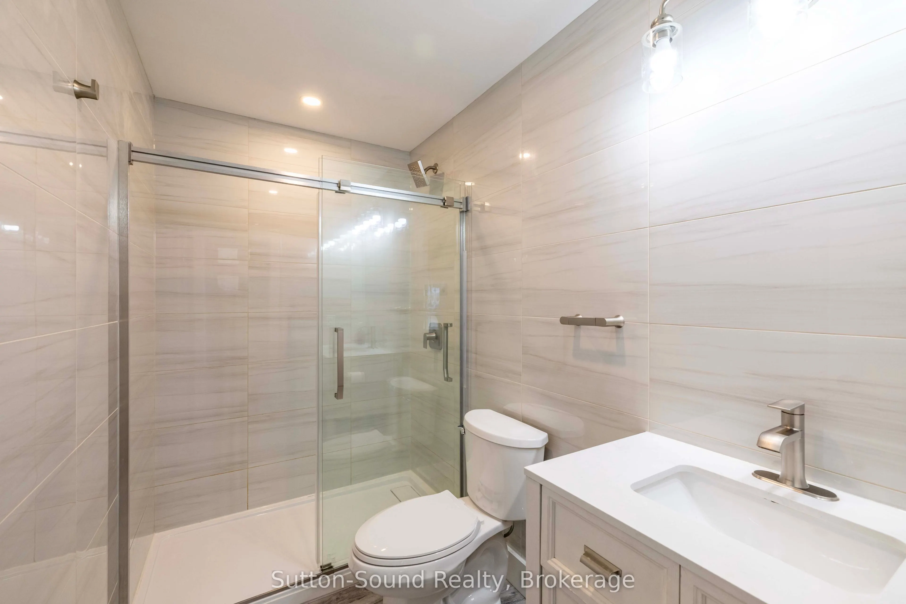 562 24th Street W