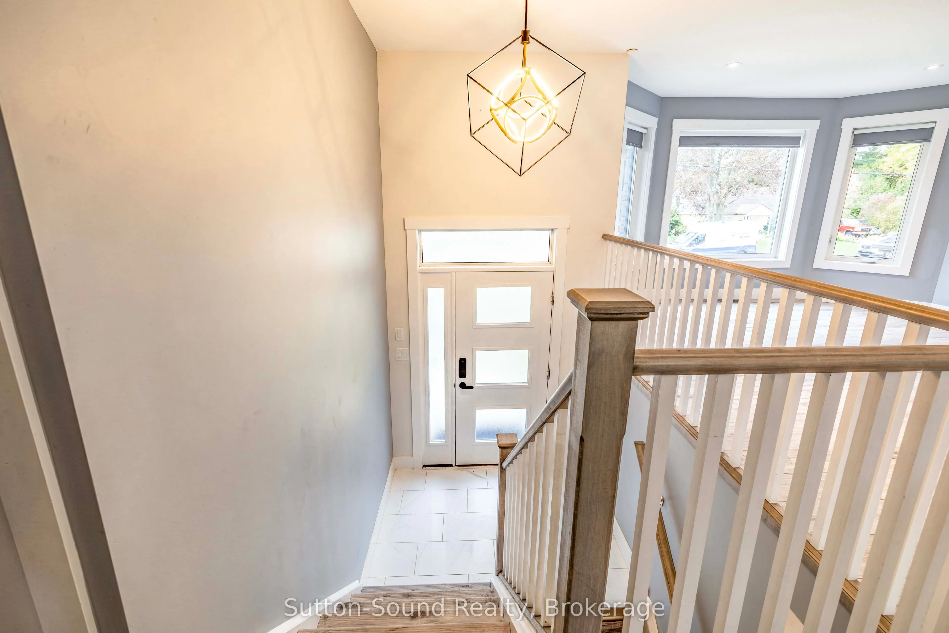 562 24th Street W