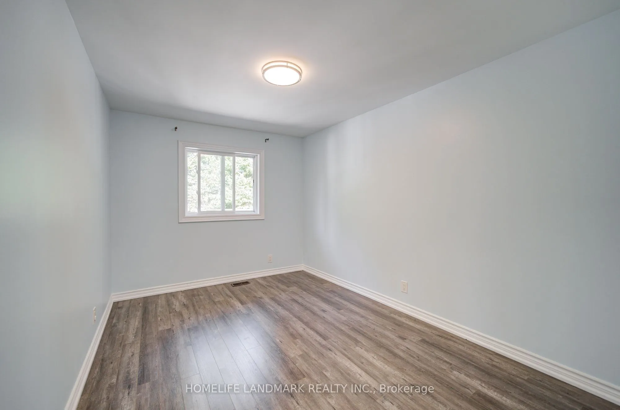 19 SOUTHDALE Drive