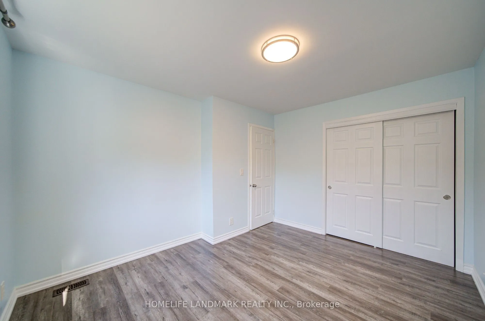 19 SOUTHDALE Drive