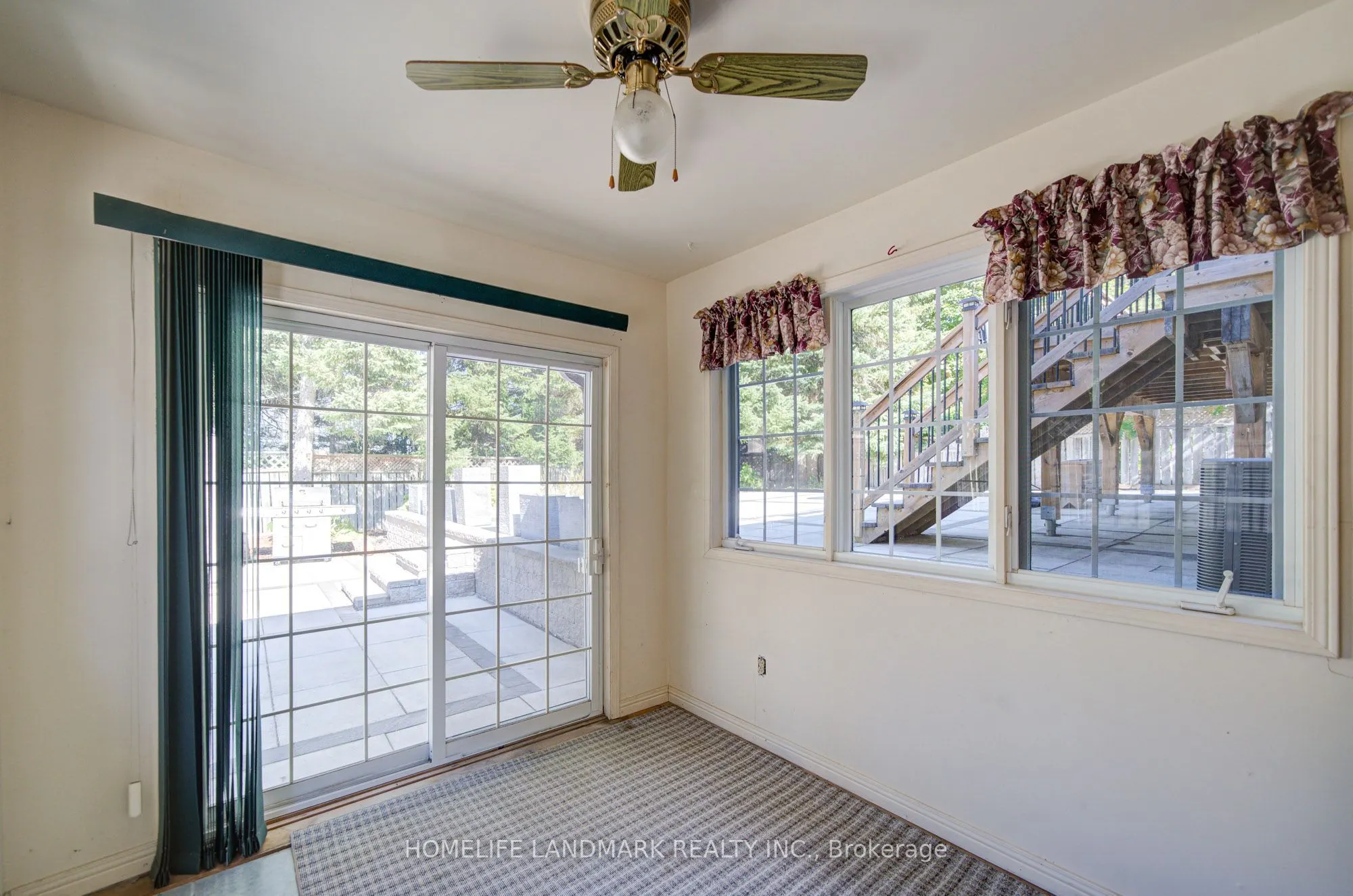 19 SOUTHDALE Drive