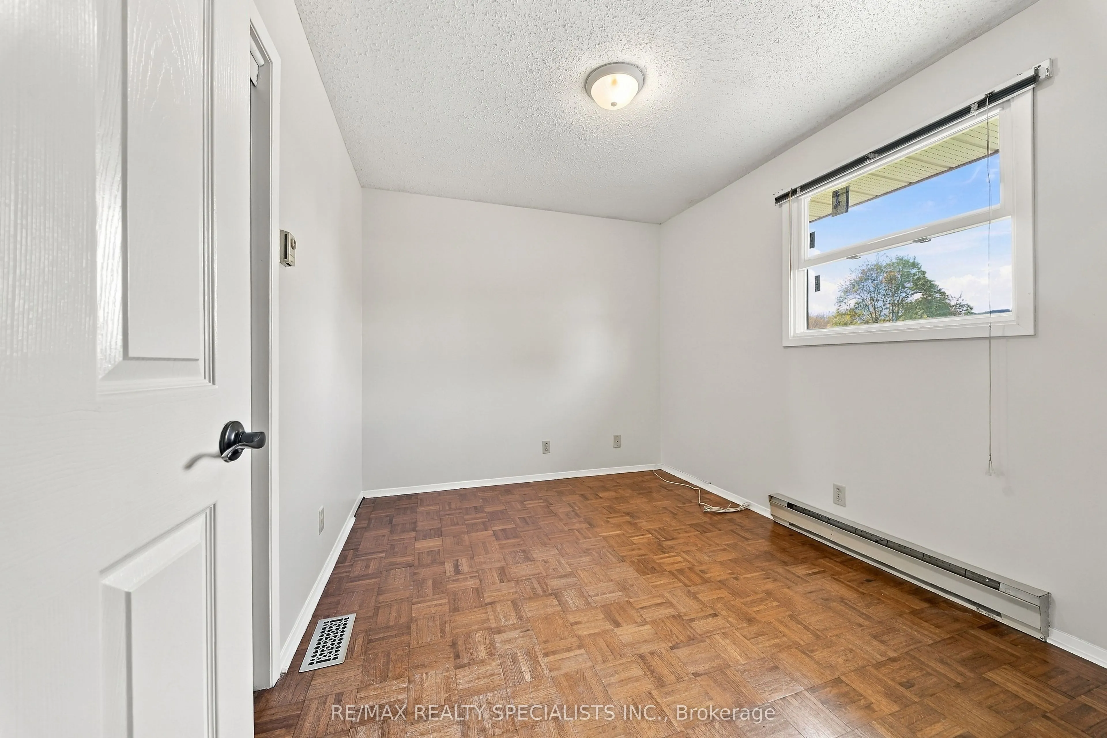 5 Van Alstine Drive
