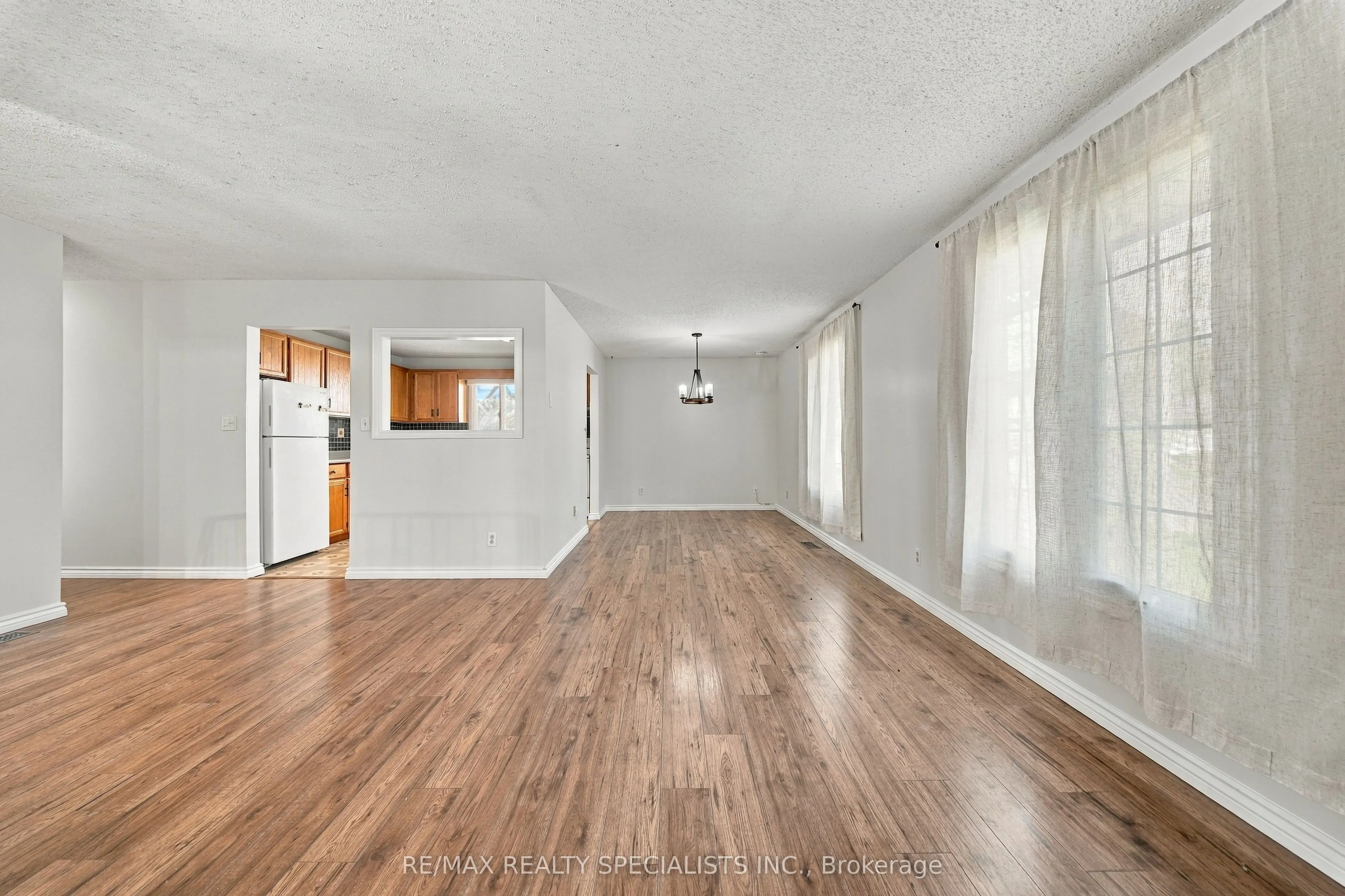 5 Van Alstine Drive