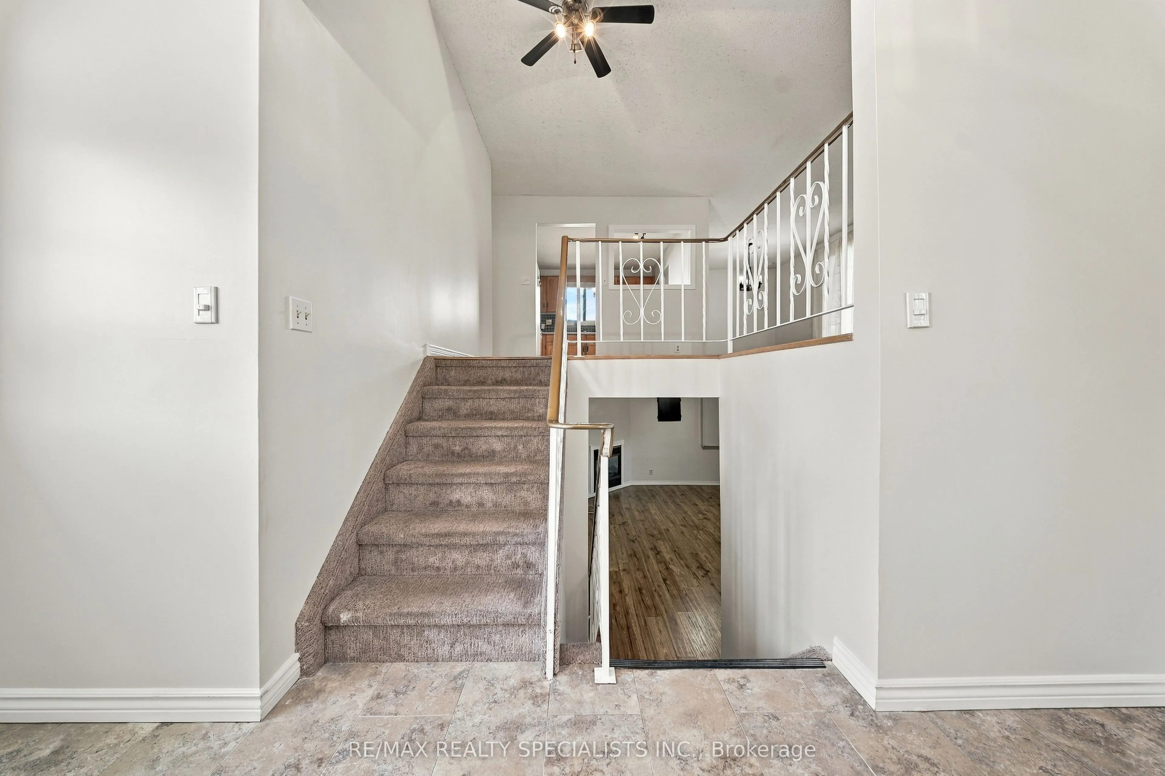5 Van Alstine Drive