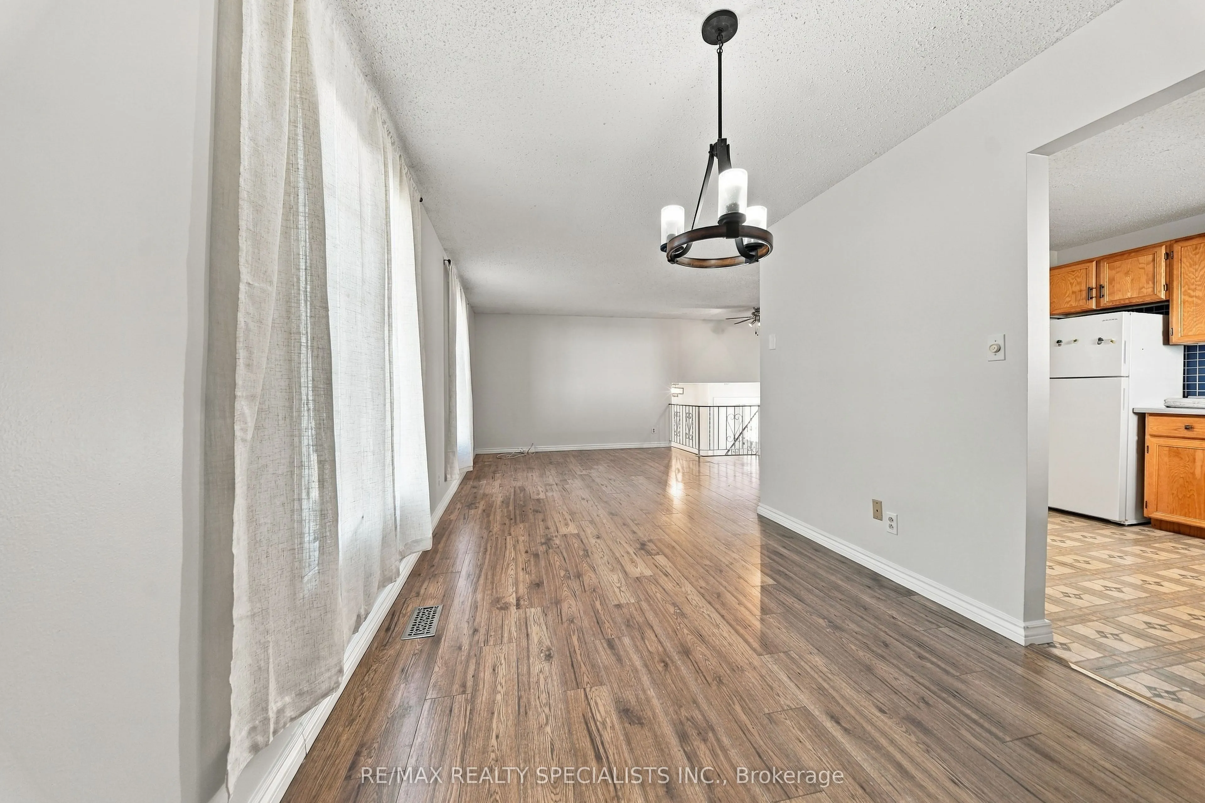 5 Van Alstine Drive