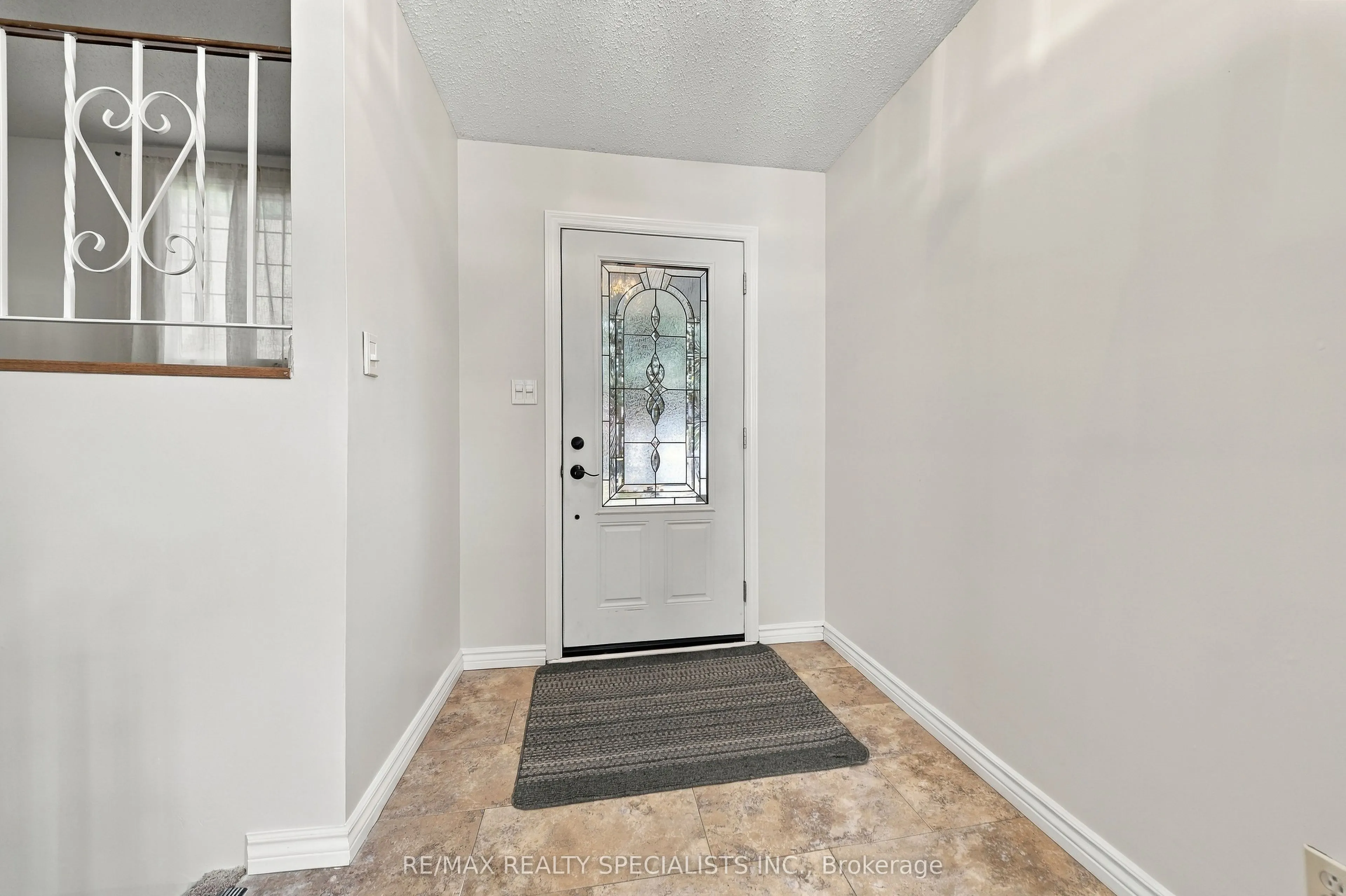 5 Van Alstine Drive