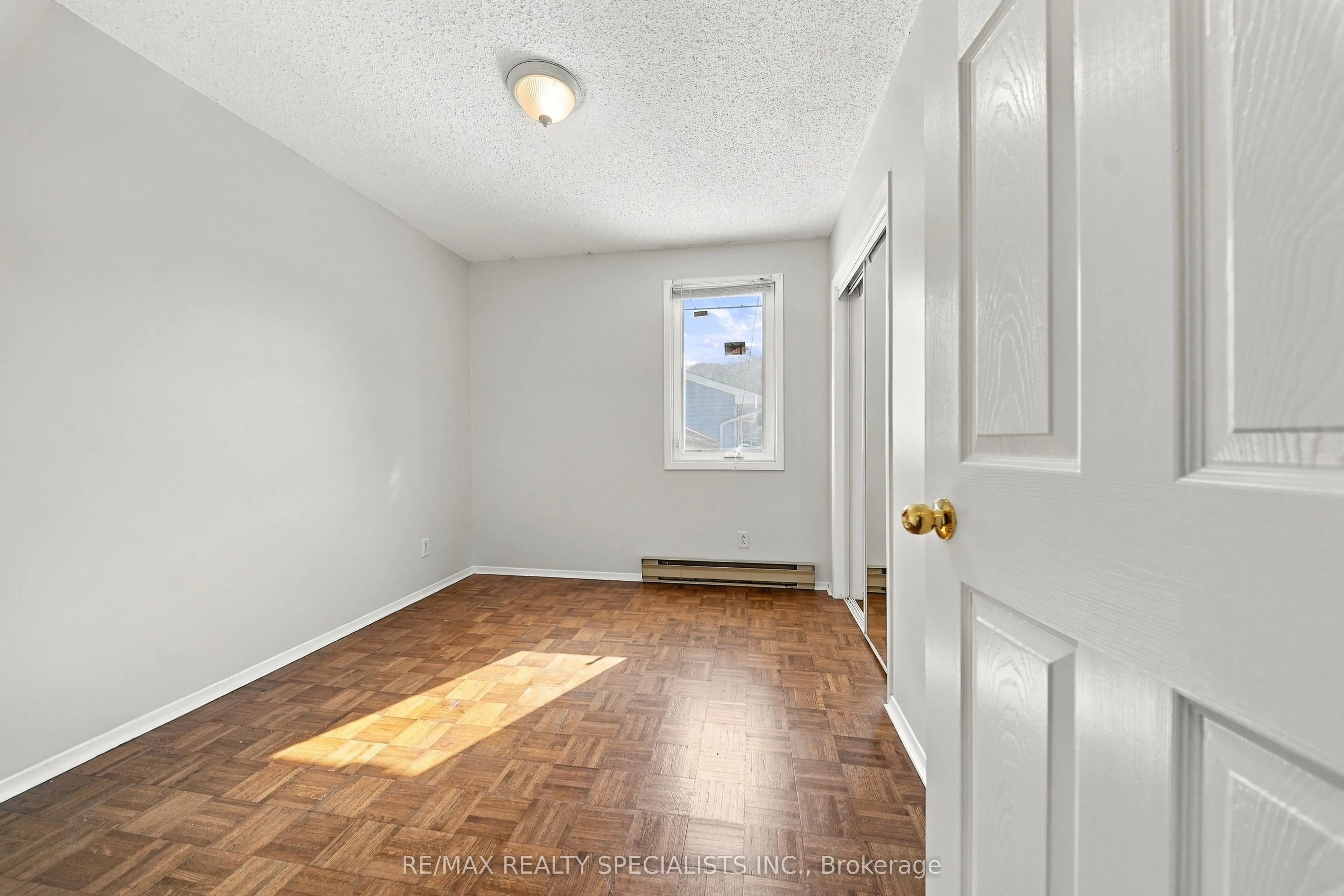 5 Van Alstine Drive