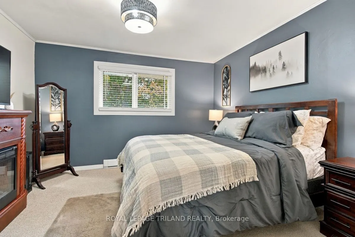 111 Wellesley Cres Crescent #A
