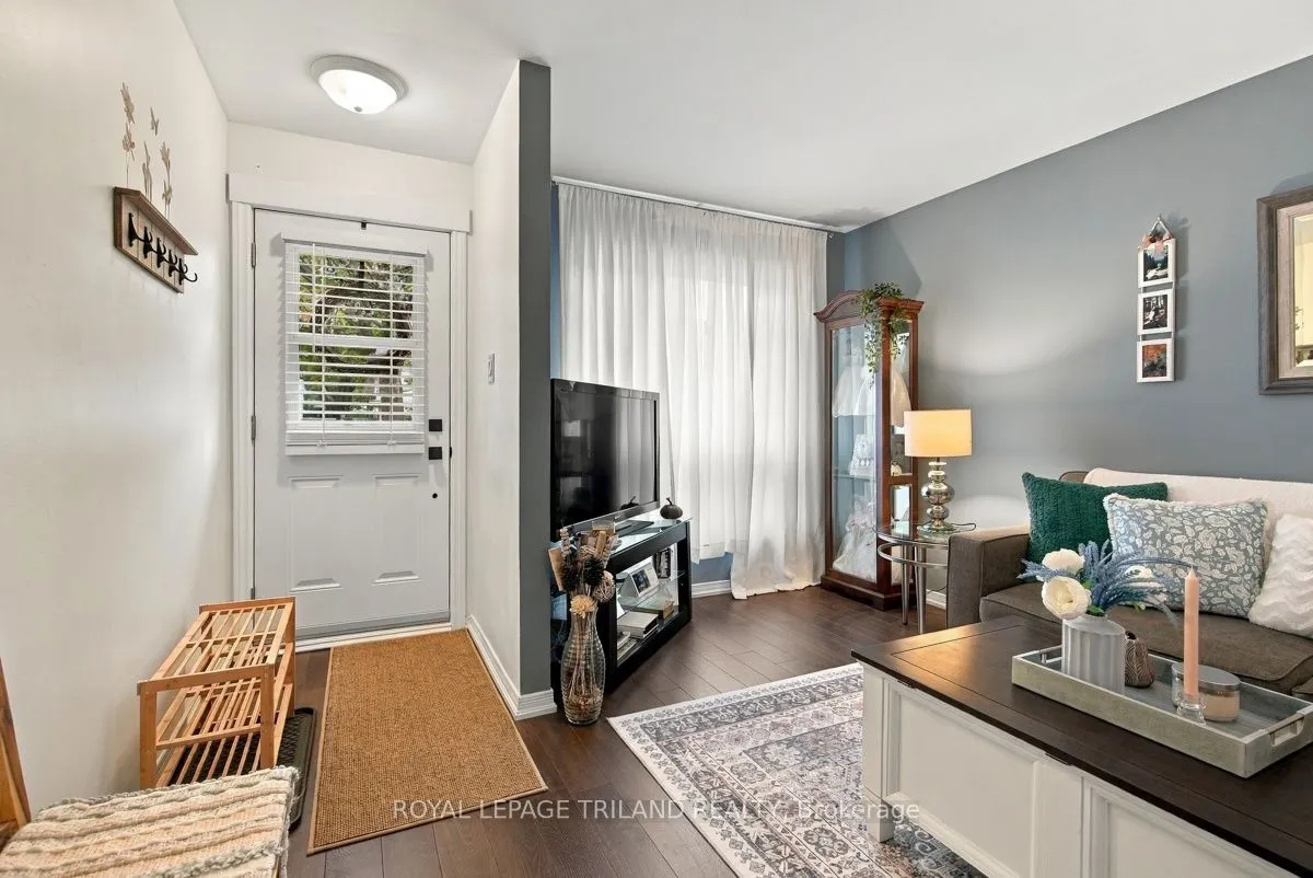 111 Wellesley Cres Crescent #A