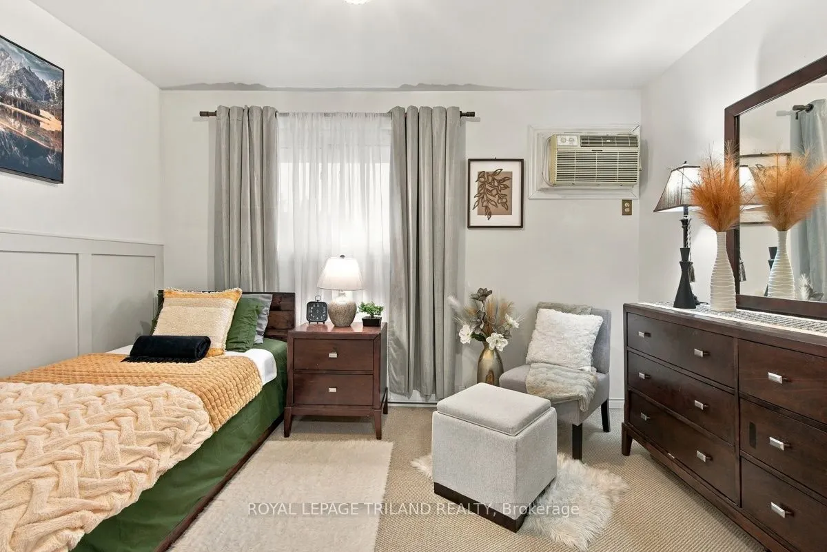 111 Wellesley Cres Crescent #A