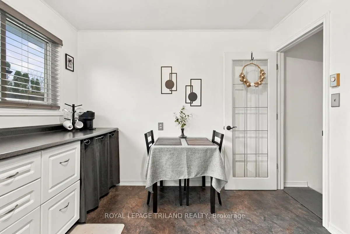 111 Wellesley Cres Crescent #A