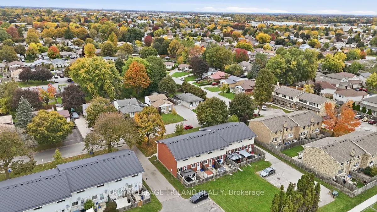 111 Wellesley Cres Crescent #A