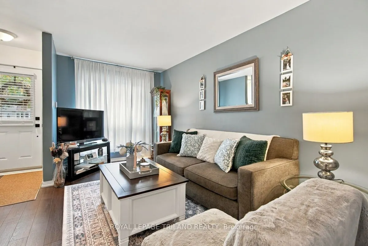111 Wellesley Cres Crescent #A