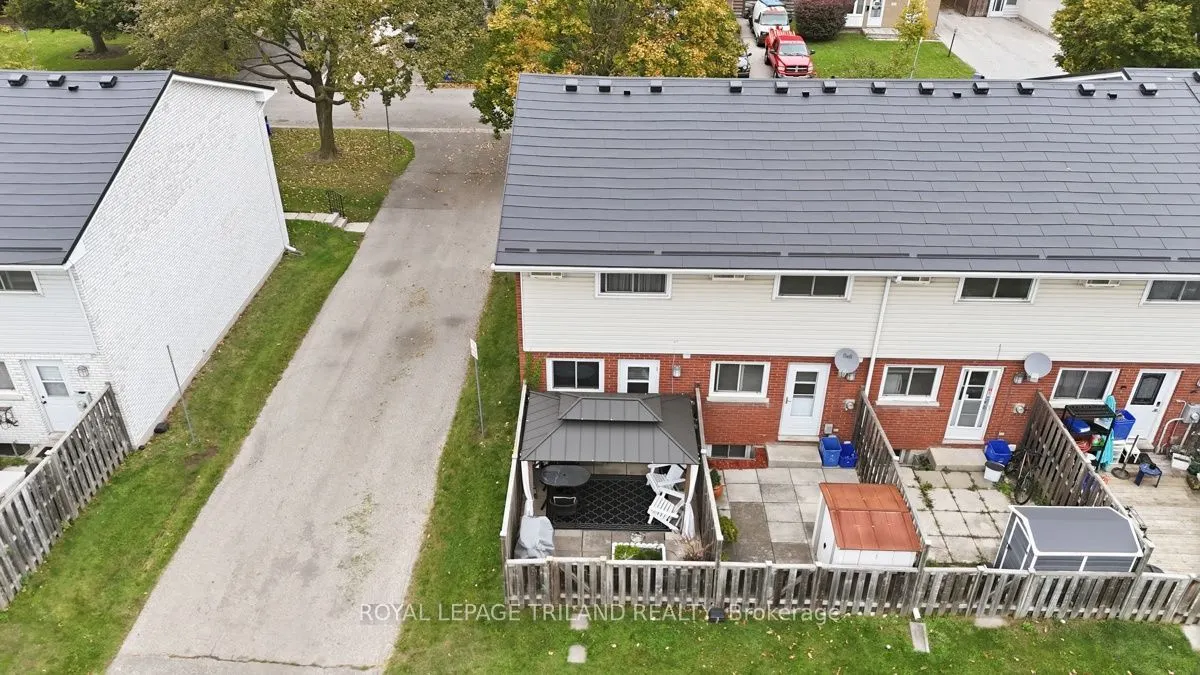 111 Wellesley Cres Crescent #A