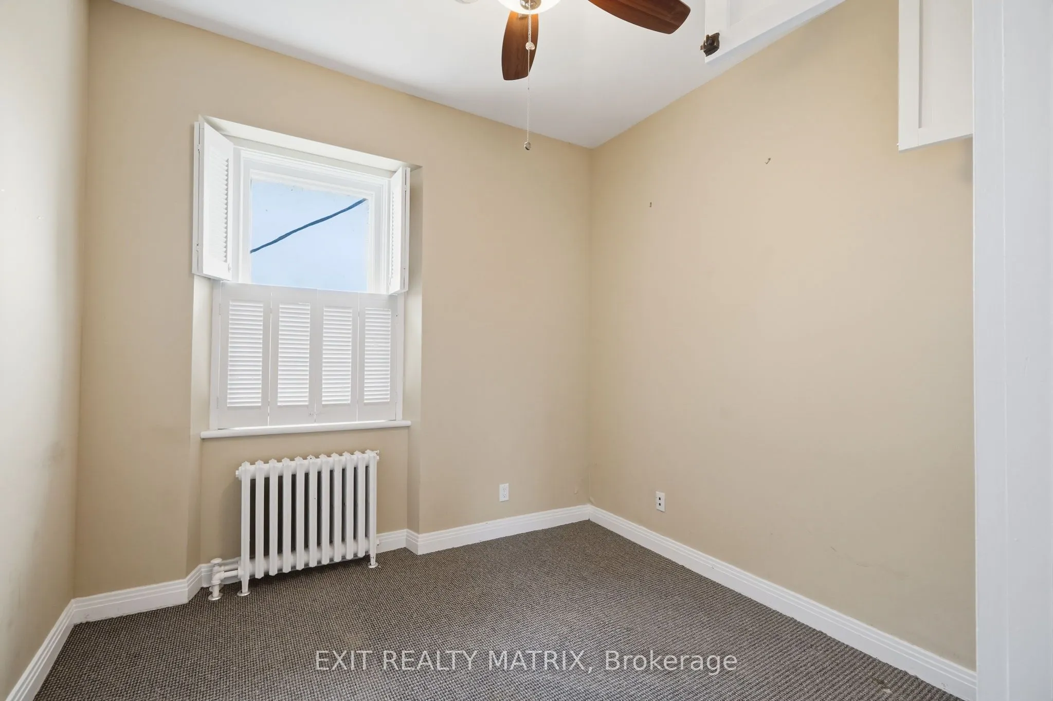 425 Water Street E