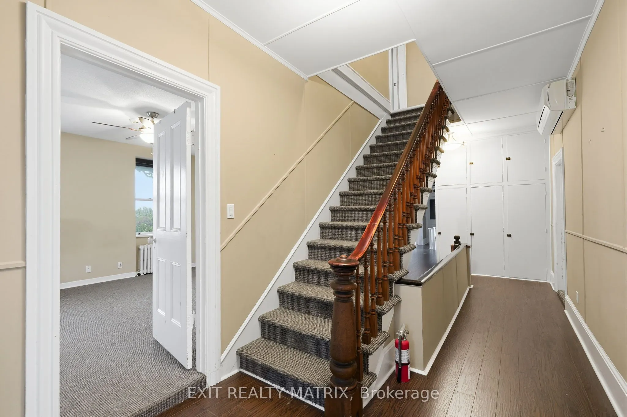 425 Water Street E