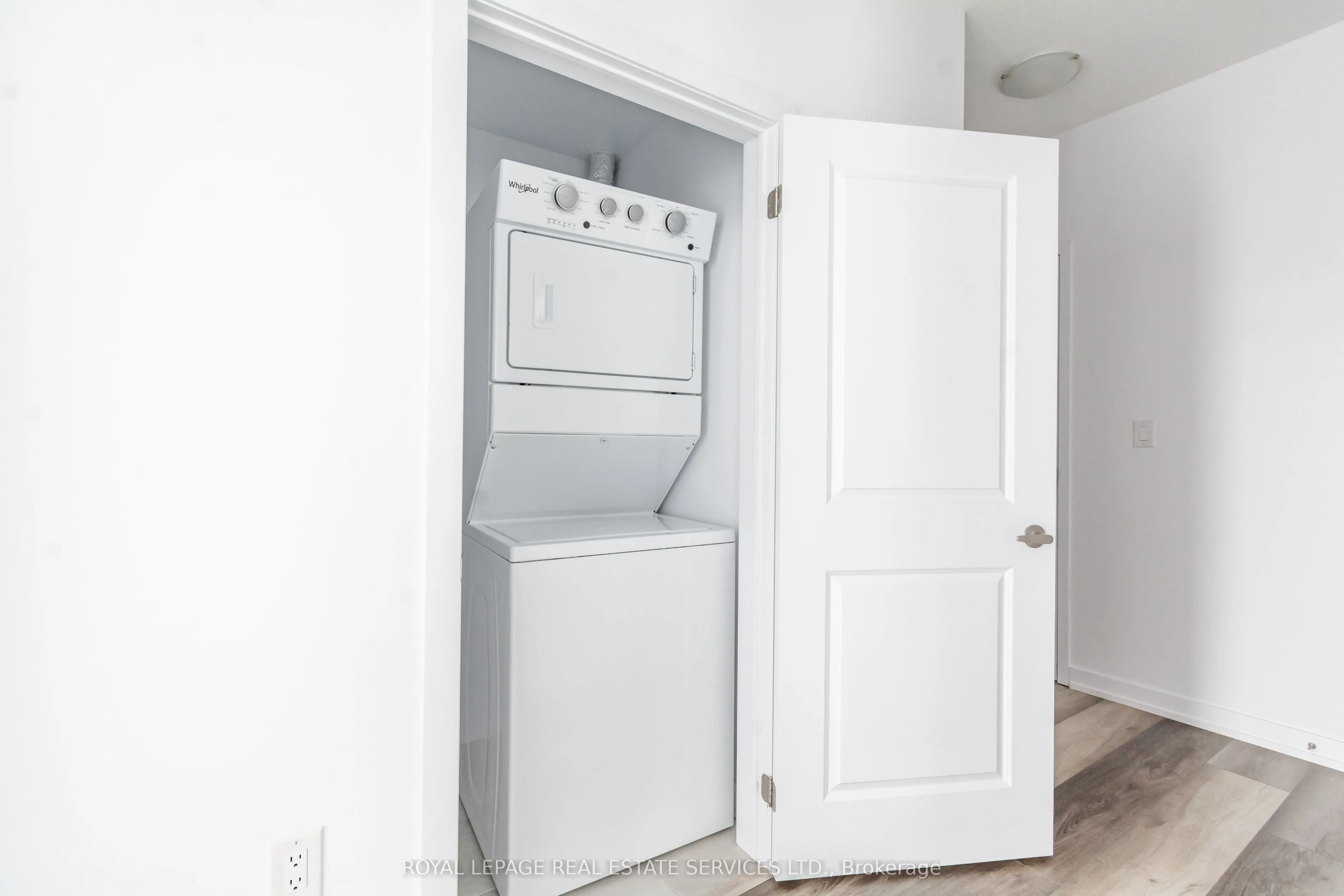 450 Dundas Street E #225