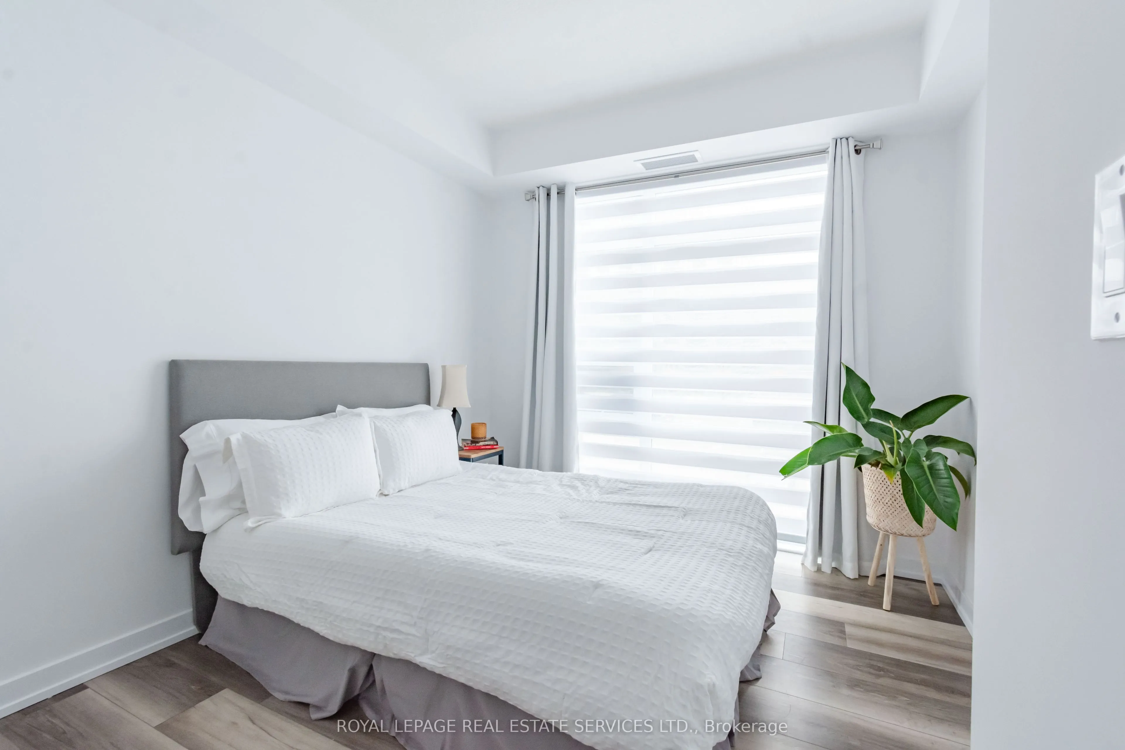 450 Dundas Street E #225