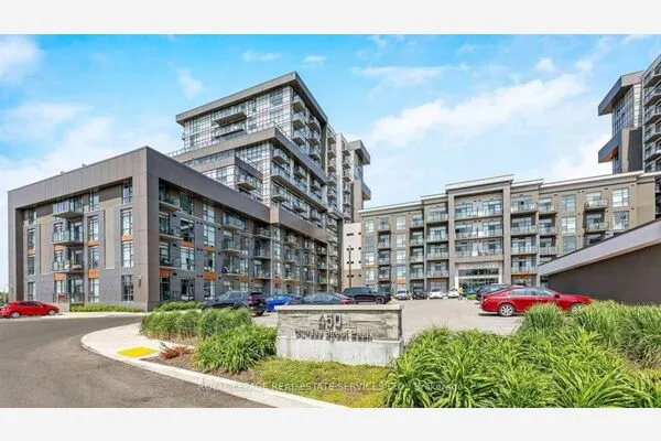 450 Dundas Street E