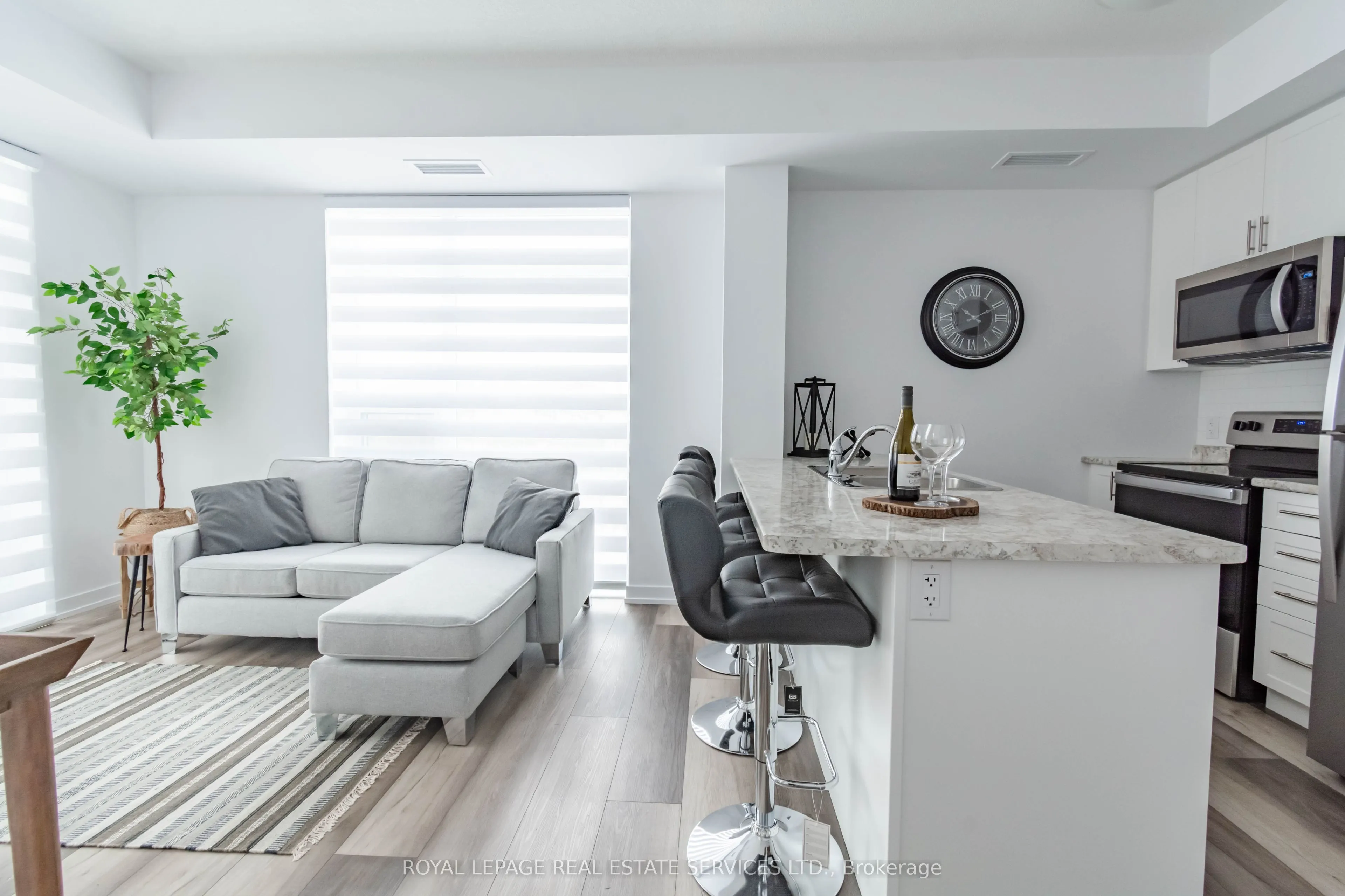 450 Dundas Street E #225
