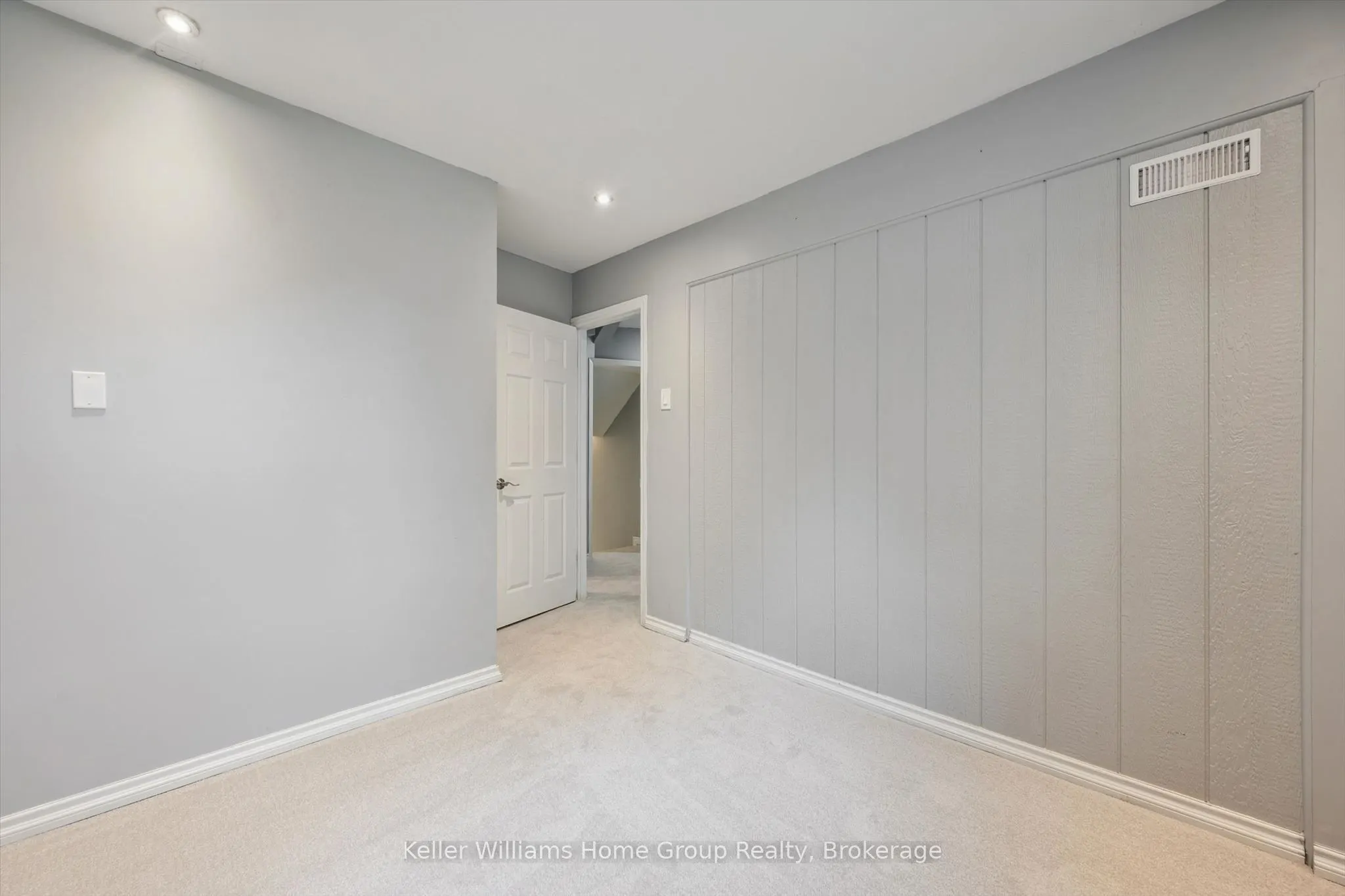 602 College Avenue W