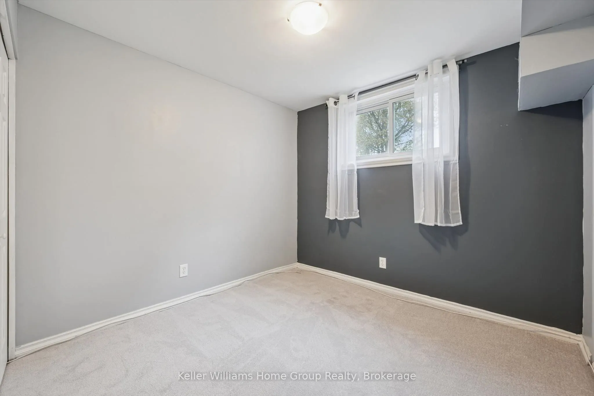 602 College Avenue W