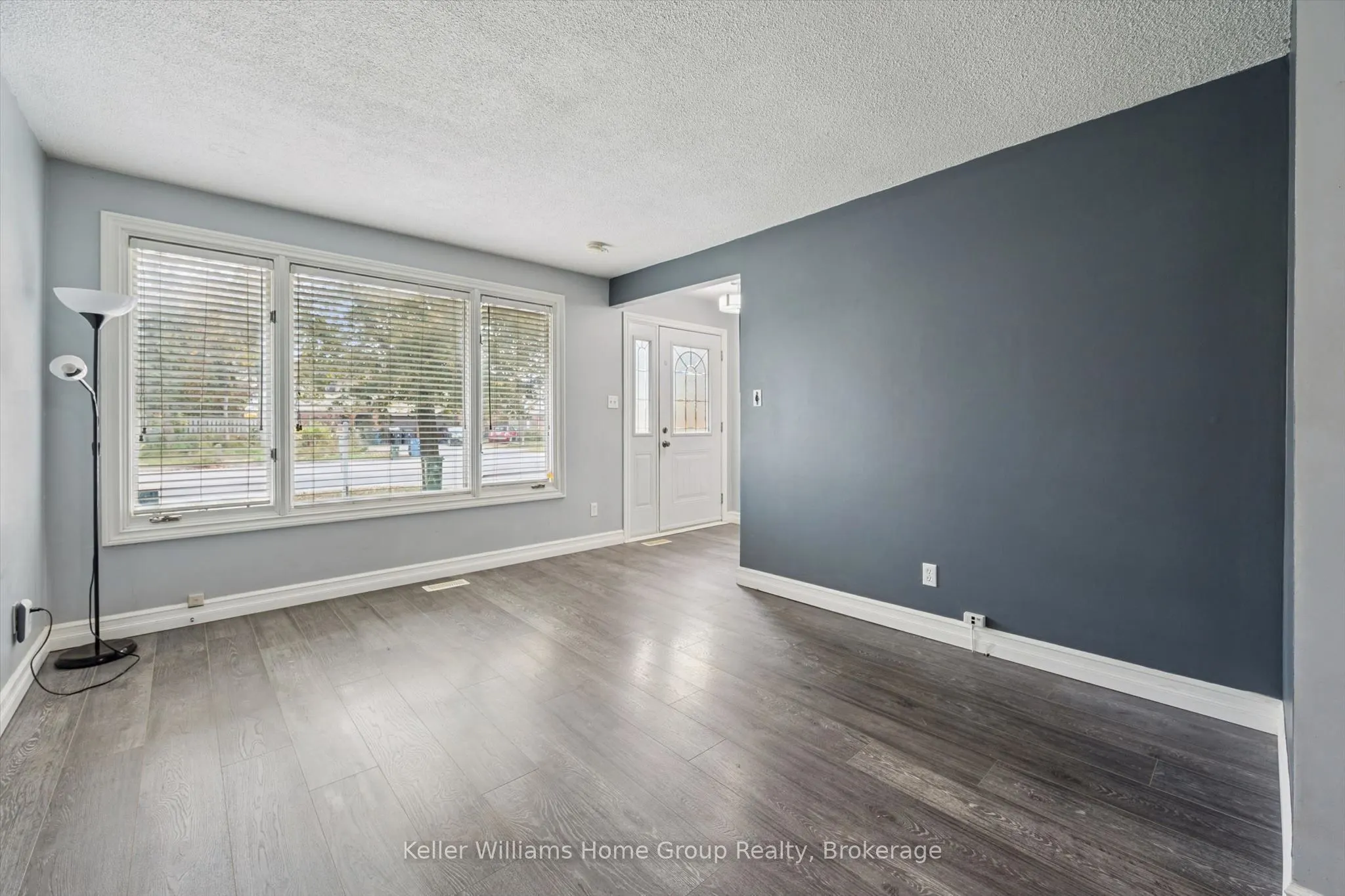 602 College Avenue W