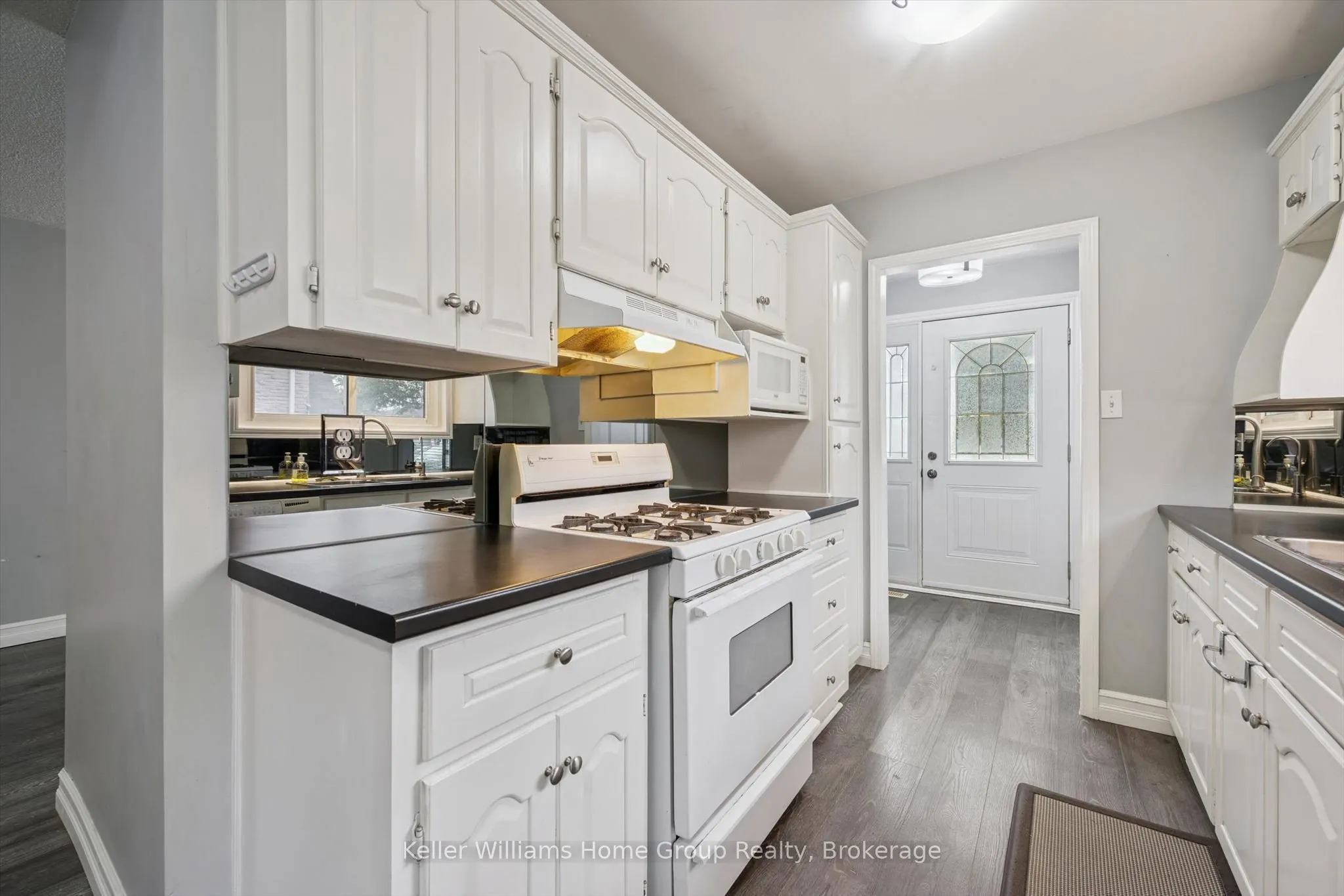 602 College Avenue W