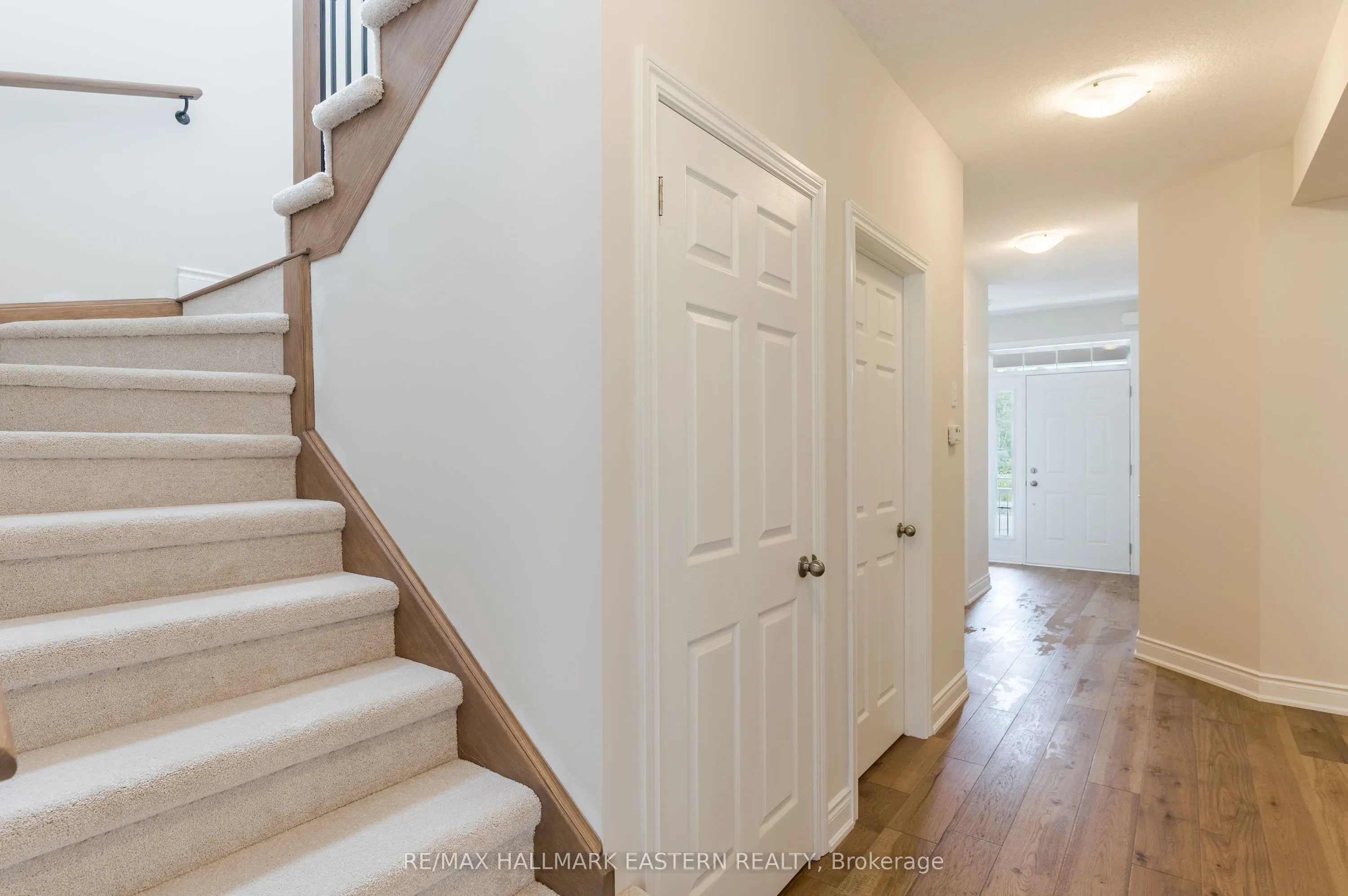 33 COLDBROOK Drive