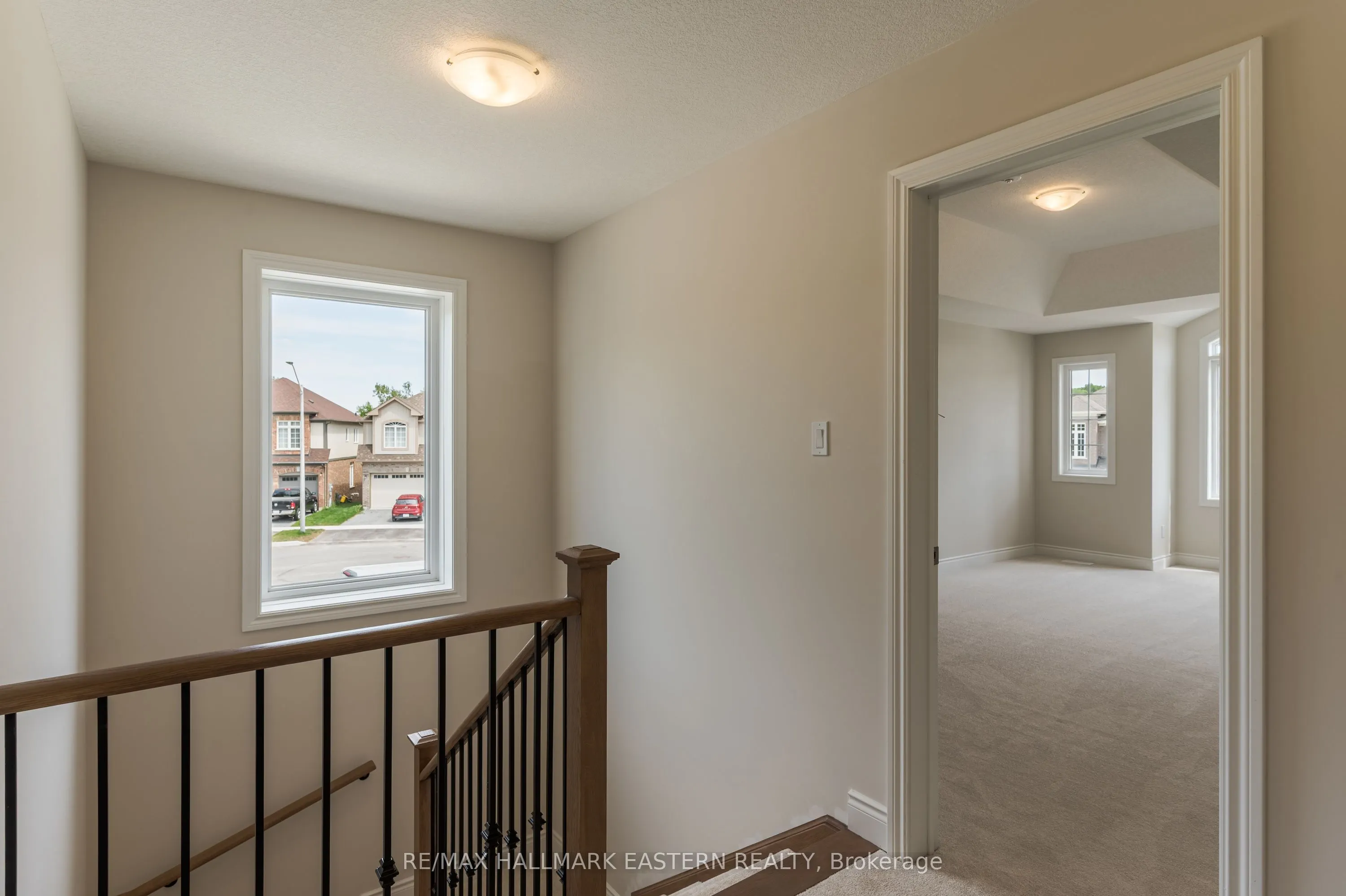 33 COLDBROOK Drive