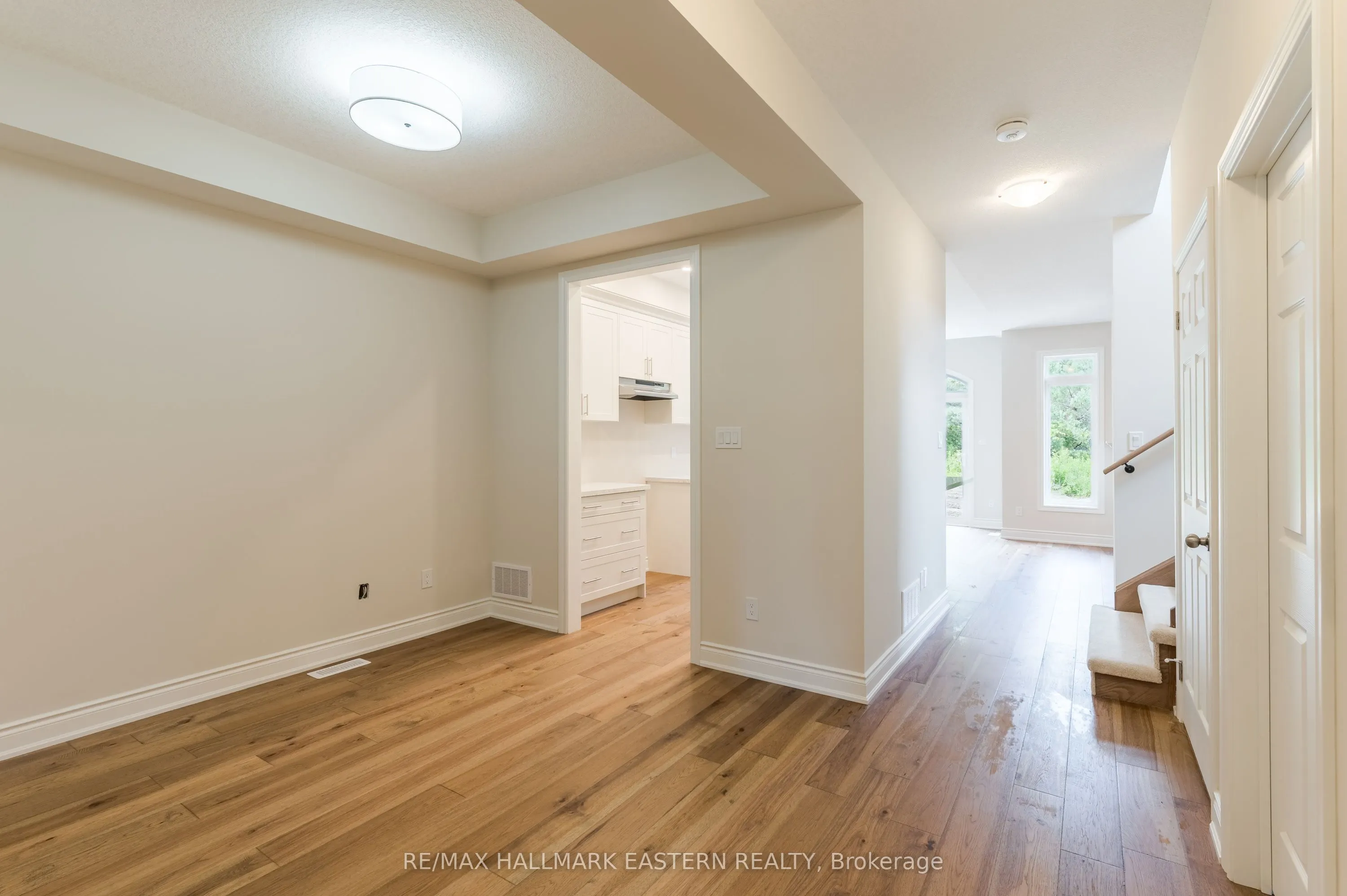 33 COLDBROOK Drive