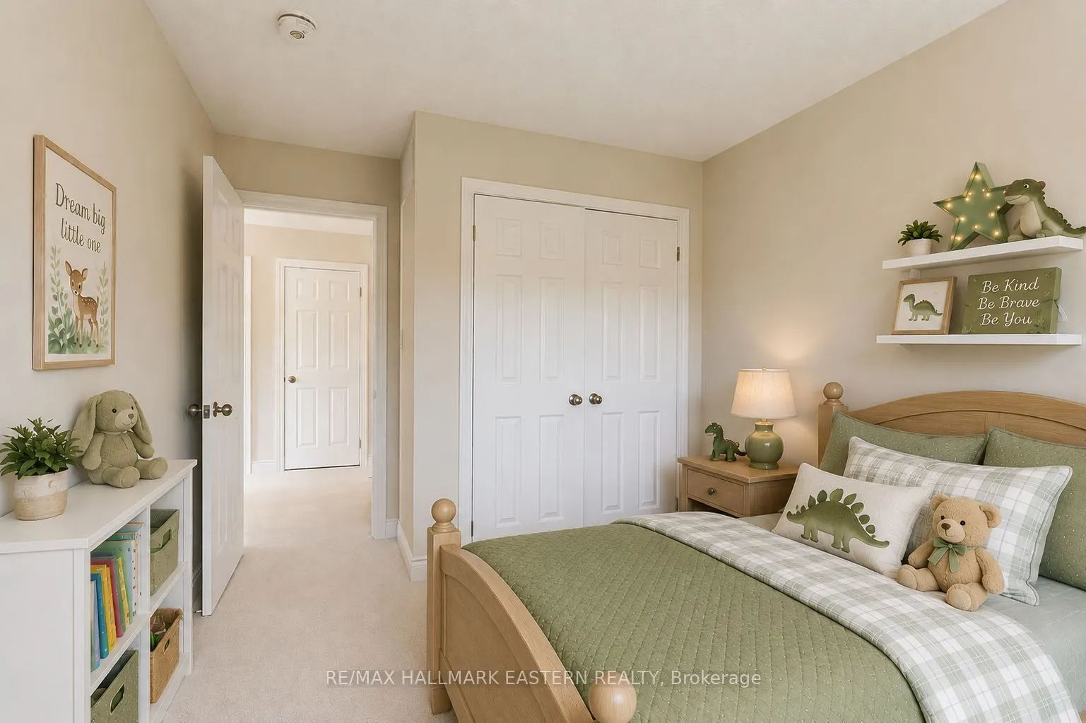 33 COLDBROOK Drive