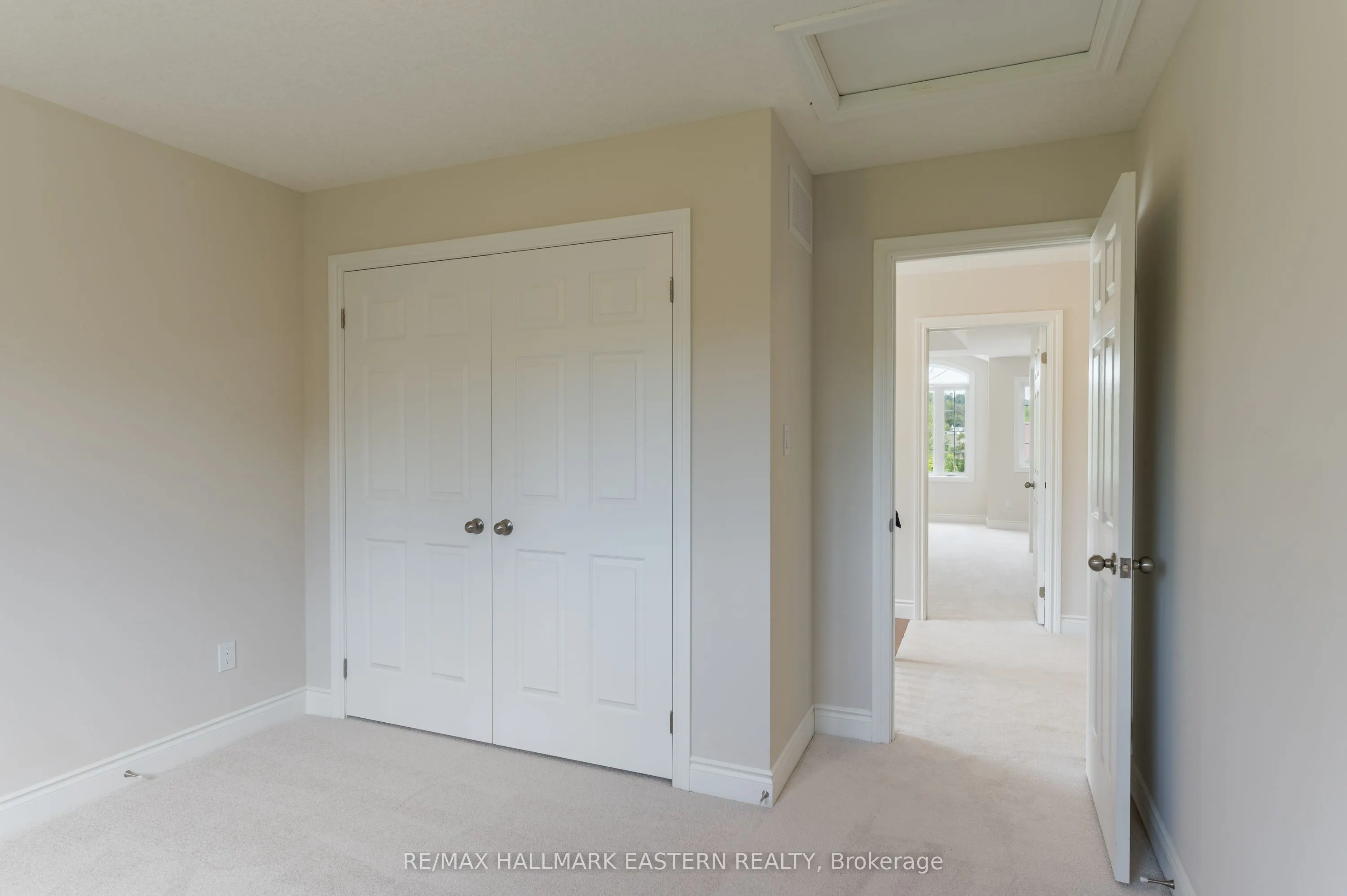 33 COLDBROOK Drive