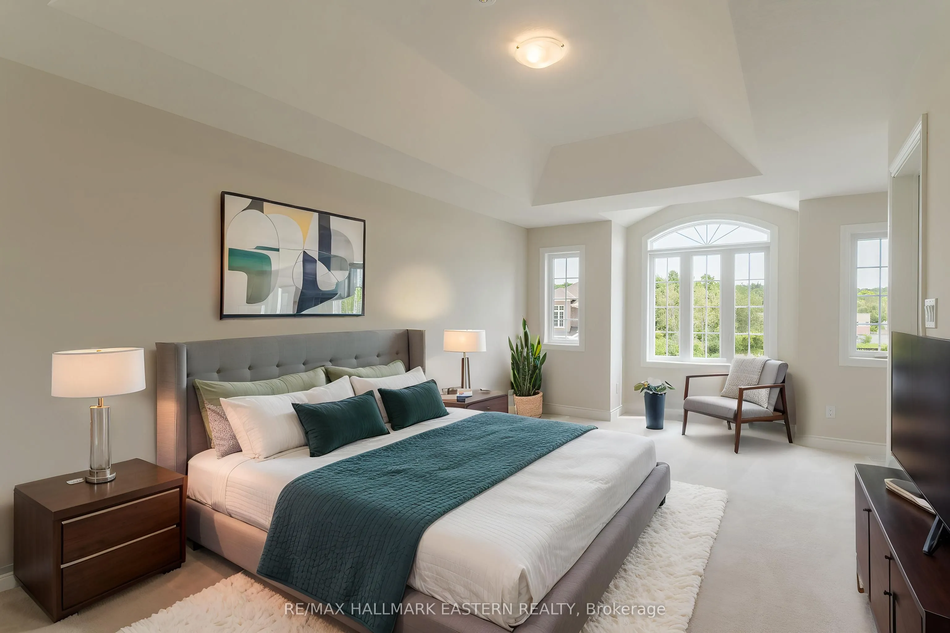 33 COLDBROOK Drive