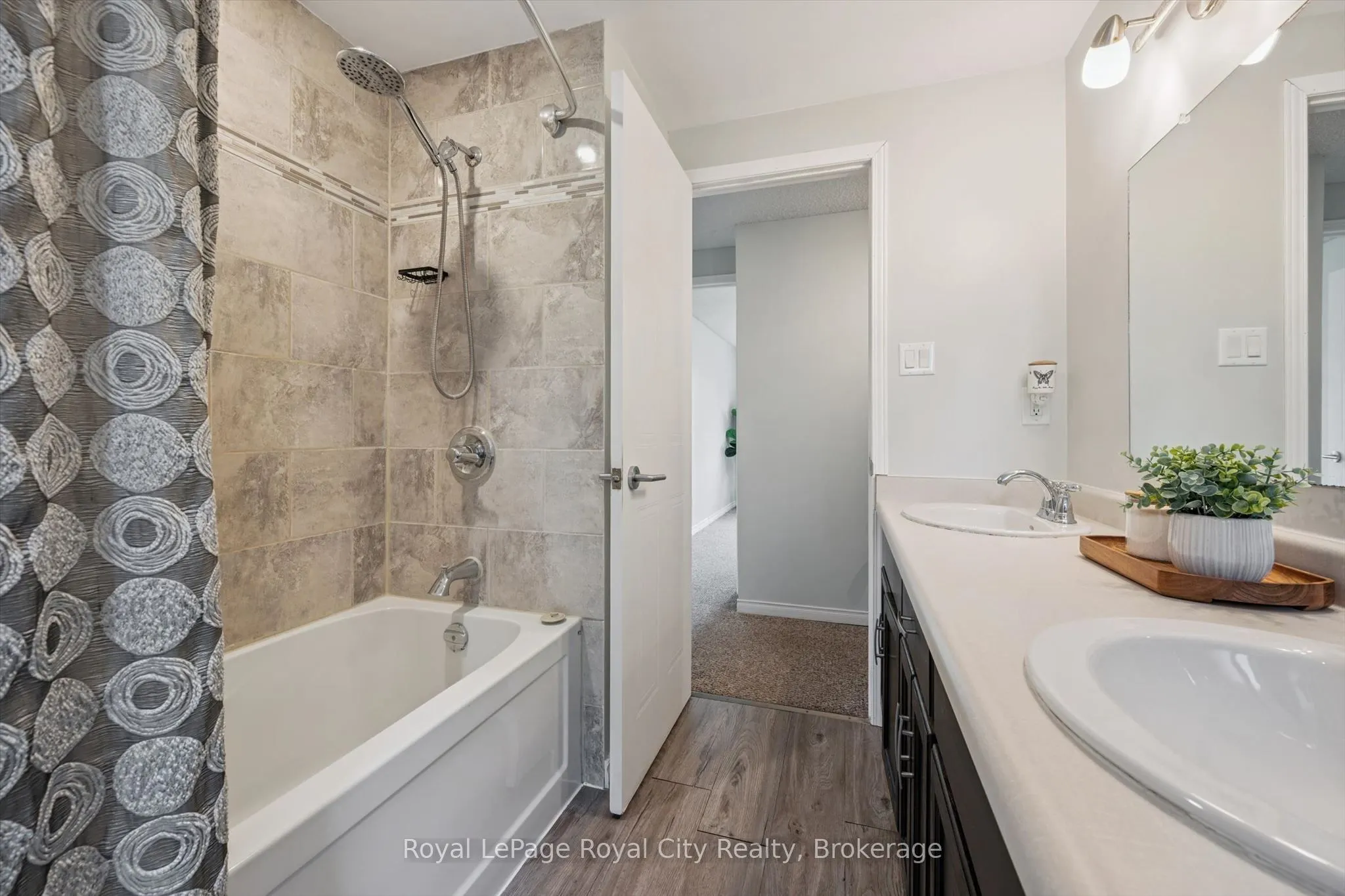 41 Grandridge Crescent
