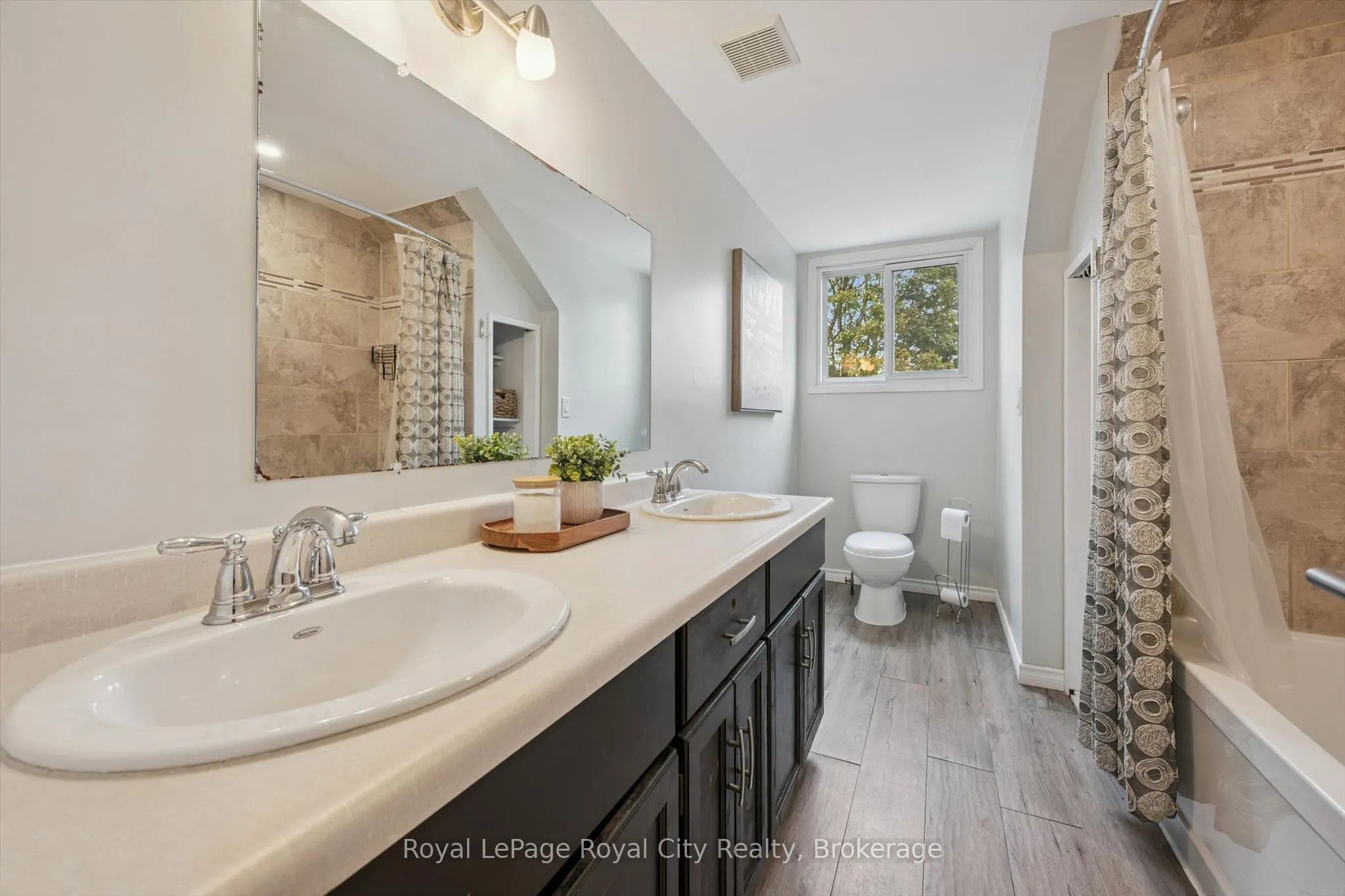 41 Grandridge Crescent