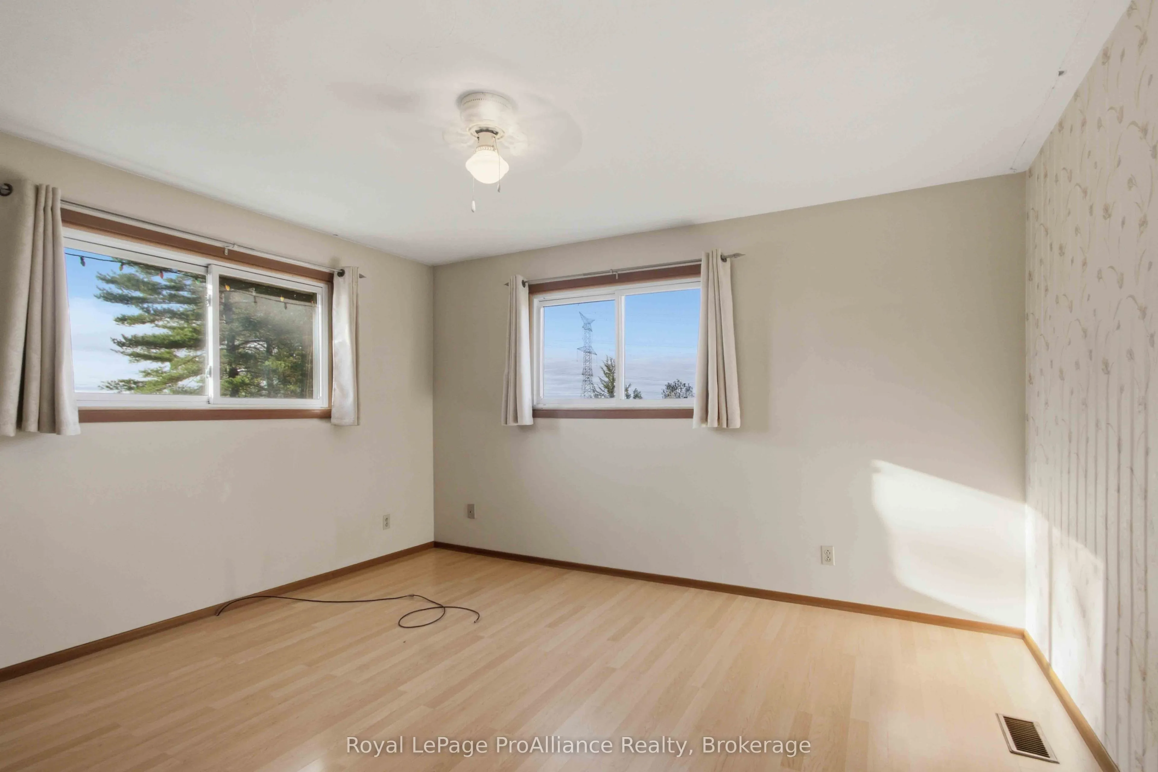 1347 Stockdale Road