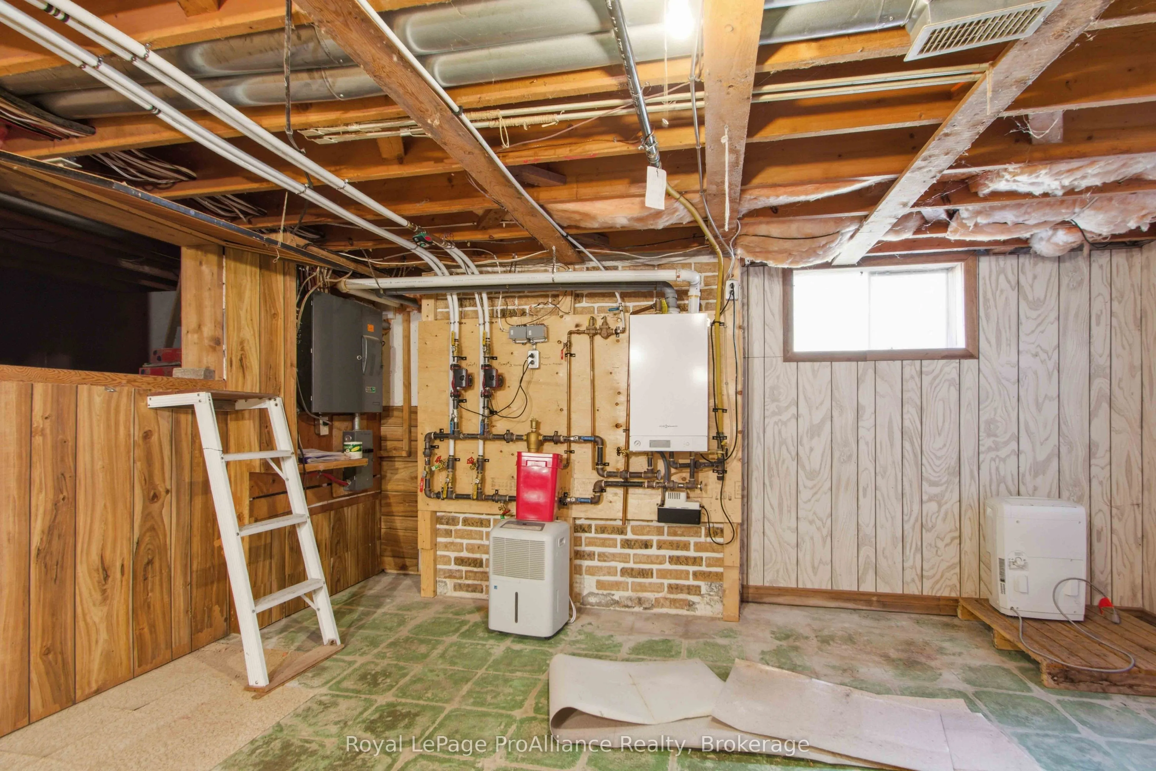 1347 Stockdale Road