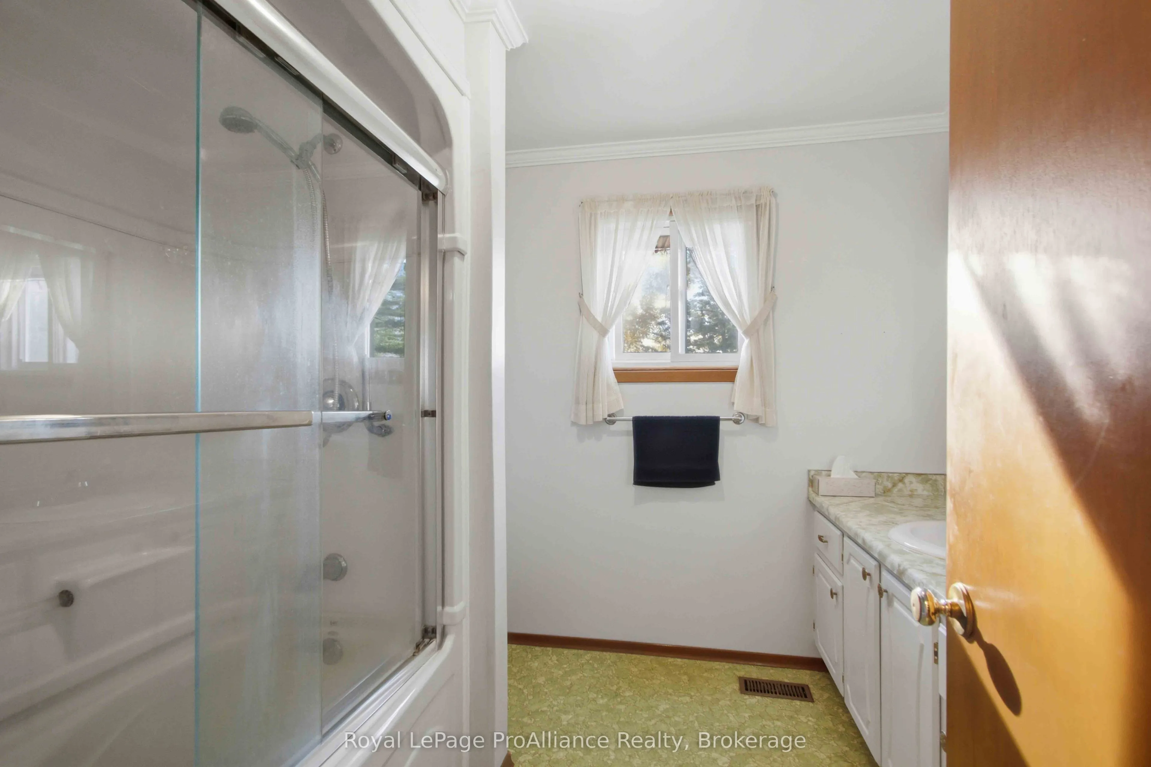 1347 Stockdale Road