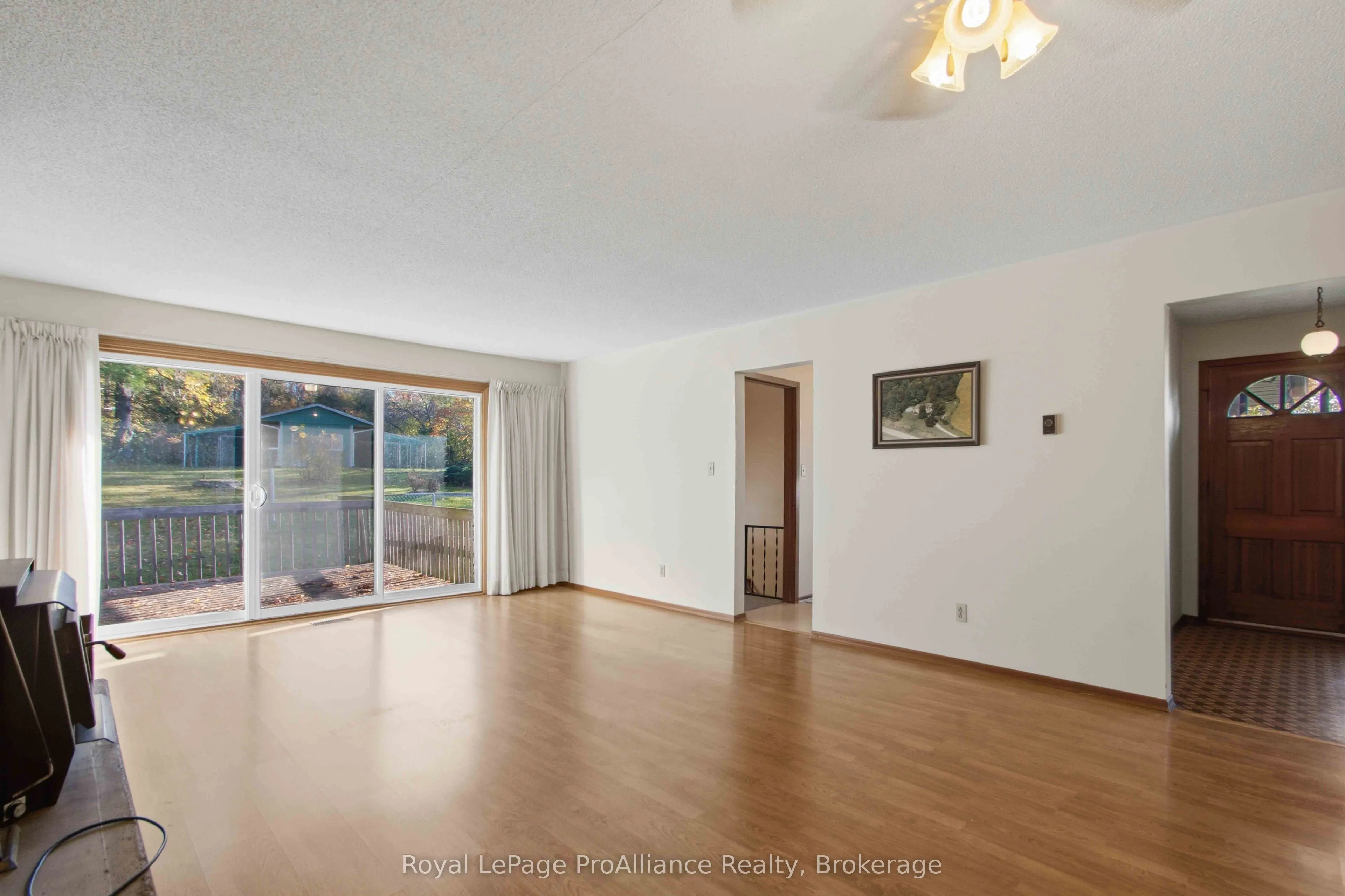 1347 Stockdale Road