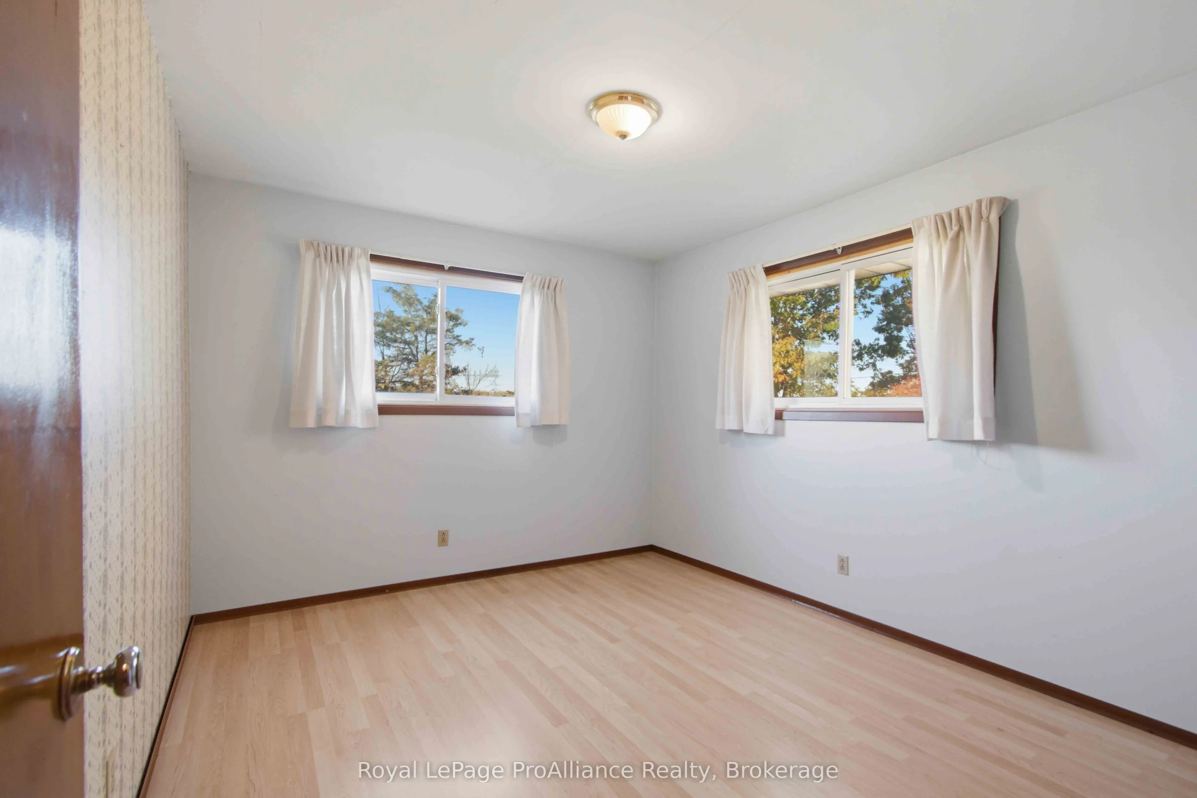 1347 Stockdale Road